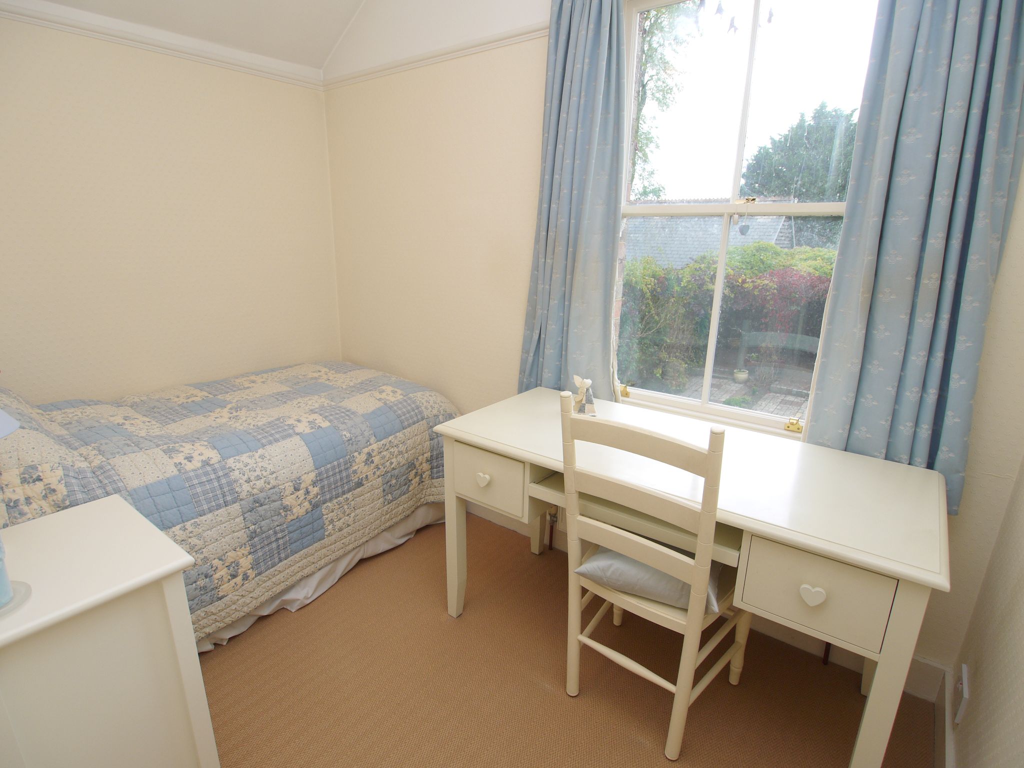 3 bedroom semi-detached house SSTC in Sevenoaks - Photograph 5