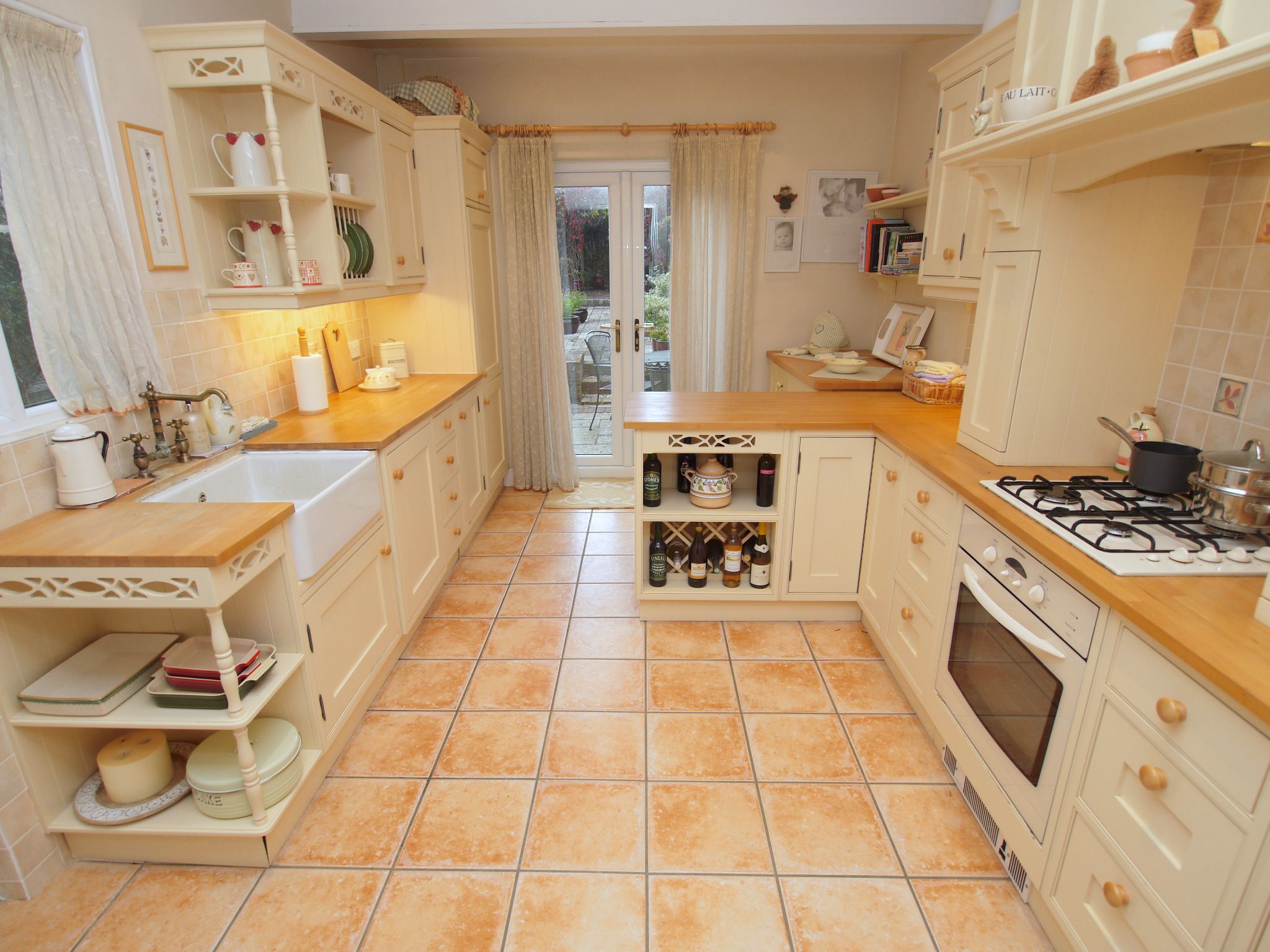 3 bedroom semi-detached house SSTC in Sevenoaks - Photograph 9