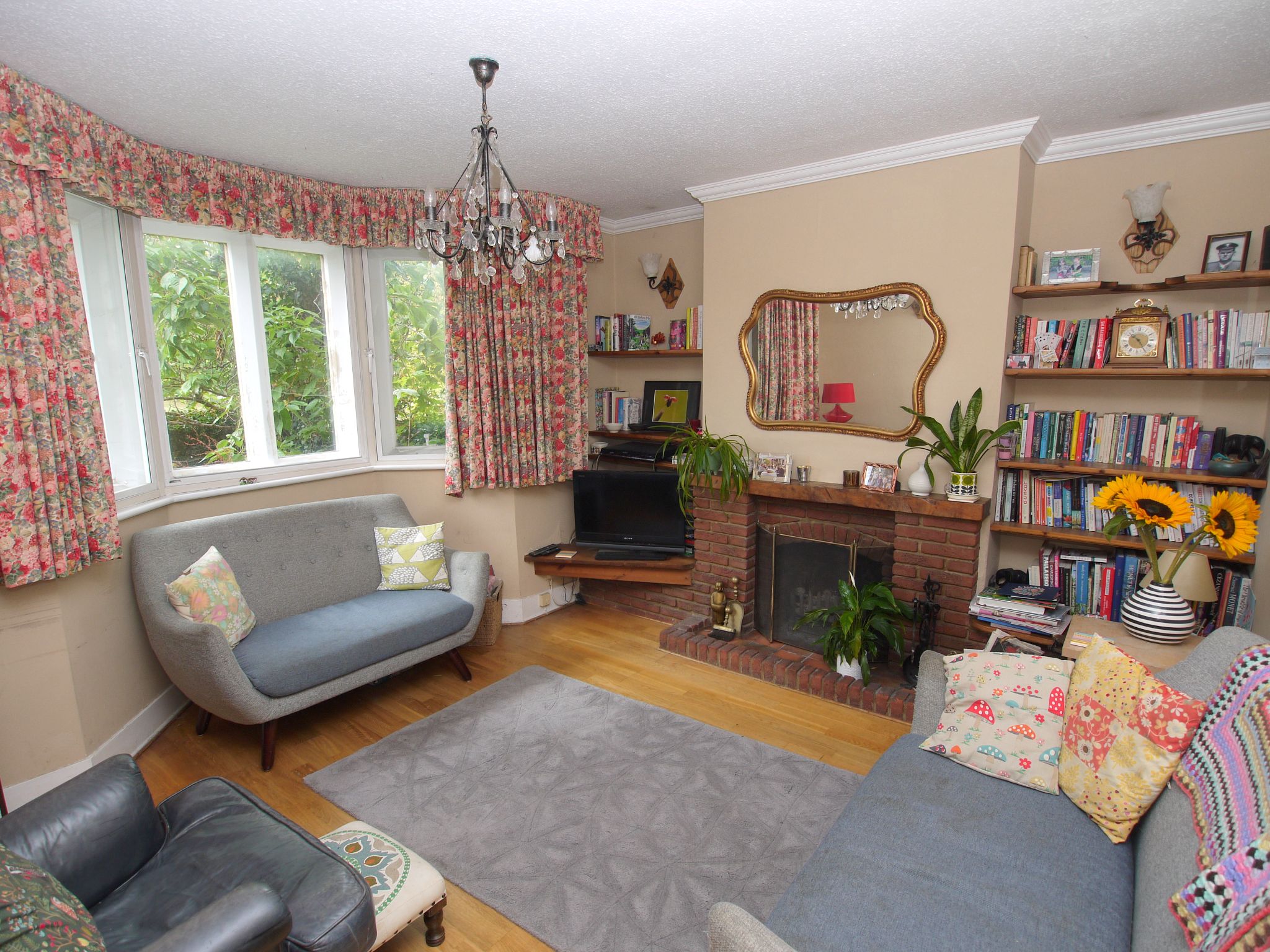 3 bedroom semi-detached house For Sale in Leigh - Photograph 3