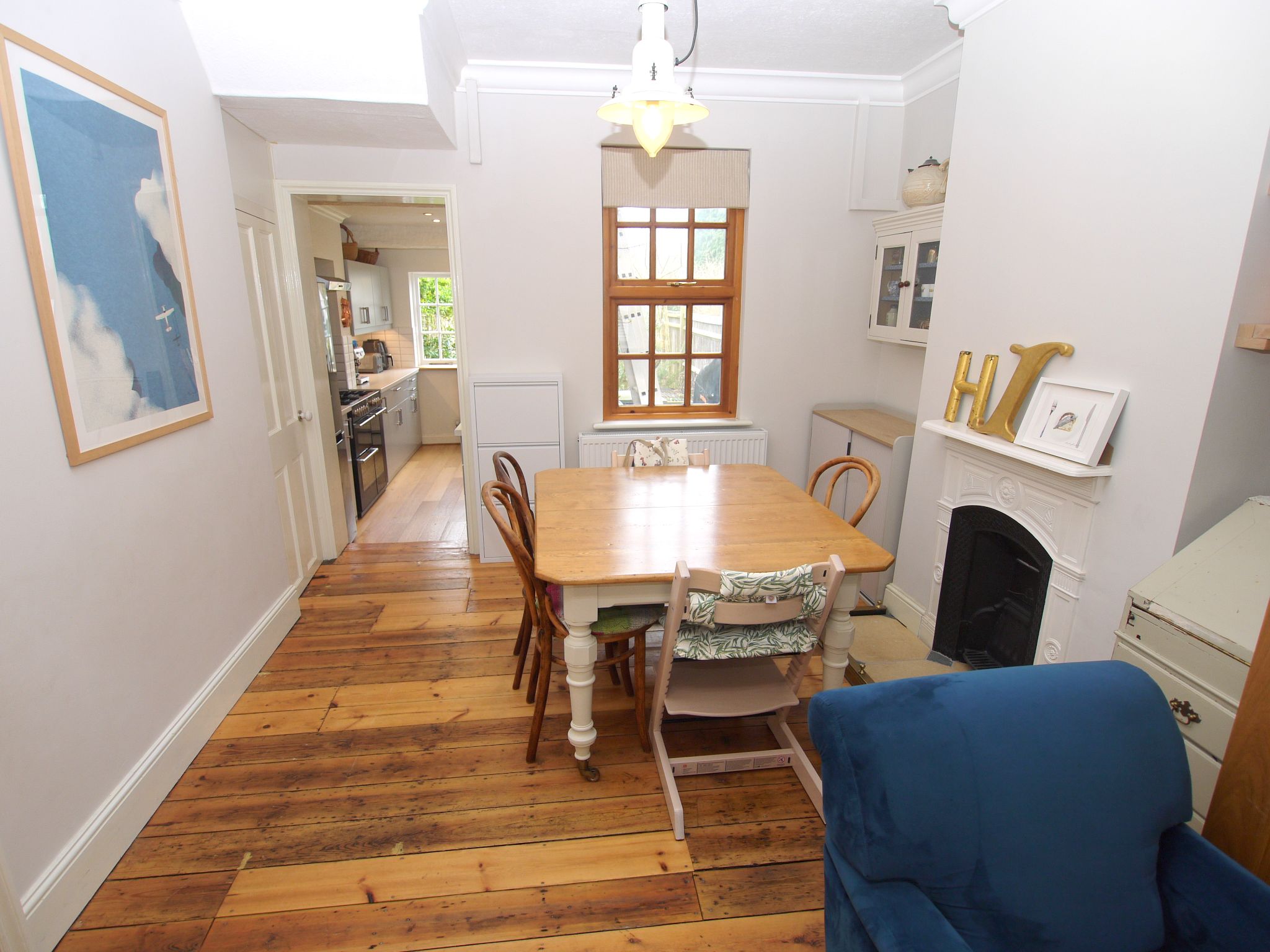 2 bedroom mid terraced house Sold in Sevenoaks - Photograph 3
