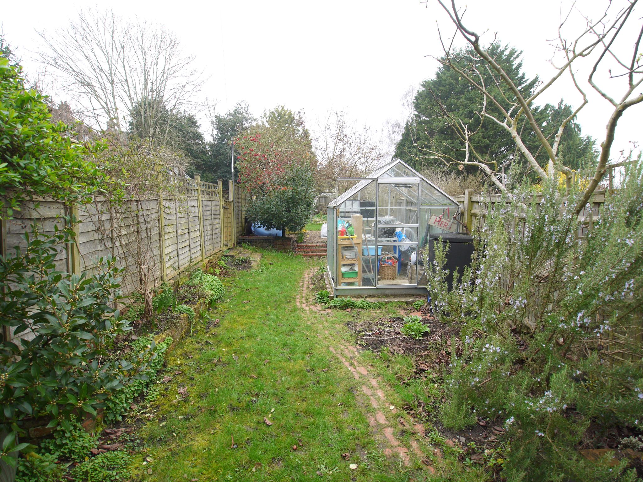 2 bedroom mid terraced house Sold in Sevenoaks - Photograph 9