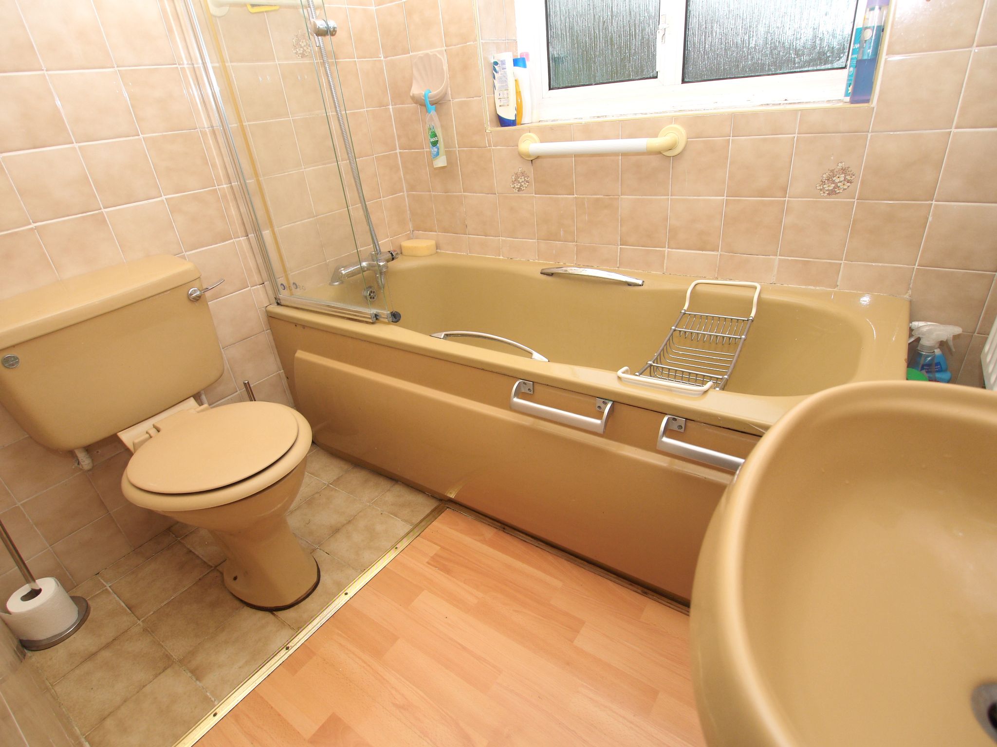 3 bedroom semi-detached house Sold in Sevenoaks - Photograph 9