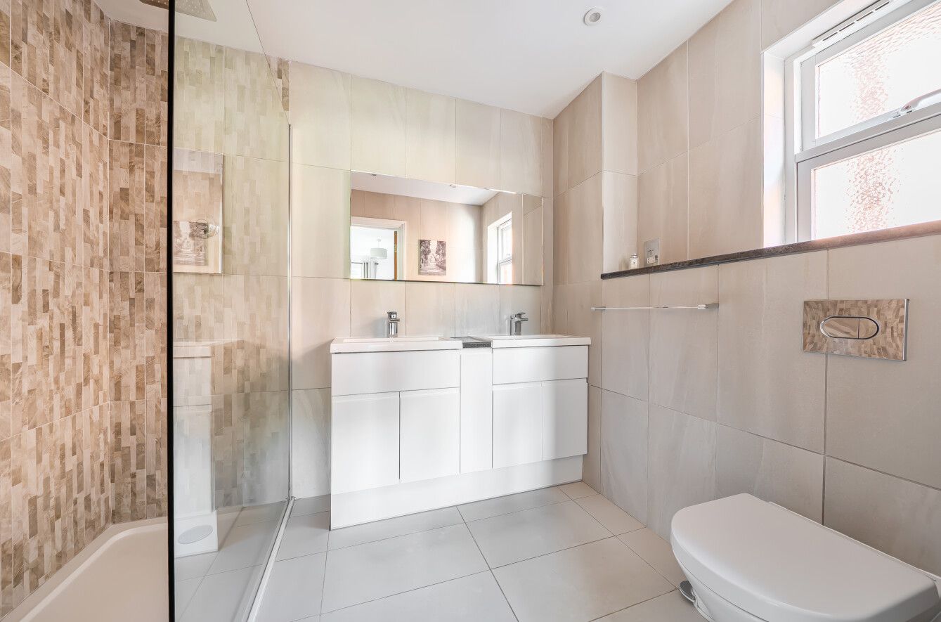 4 bedroom detached house For Sale in Otford - Photograph 19