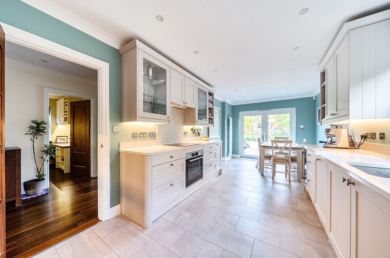 4 bedroom detached house For Sale in Otford - Property photograph