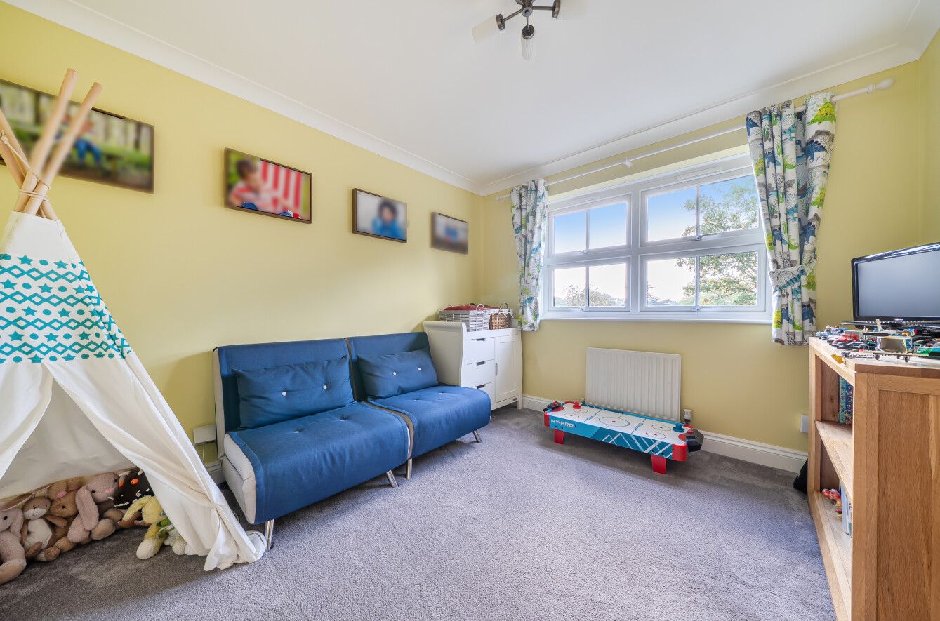 4 bedroom detached house For Sale in Otford - Photograph 2