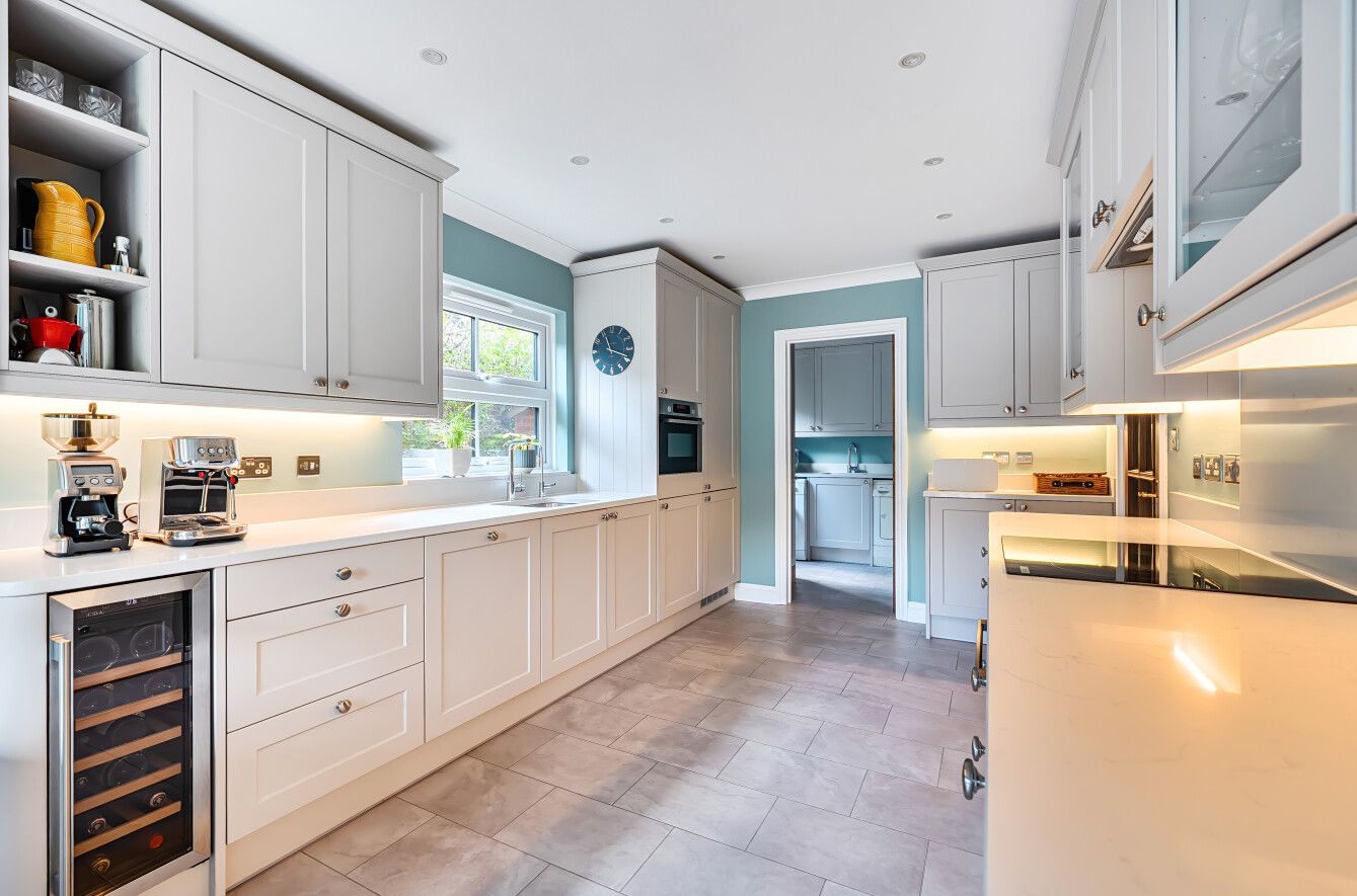 4 bedroom detached house For Sale in Otford - Photograph 11