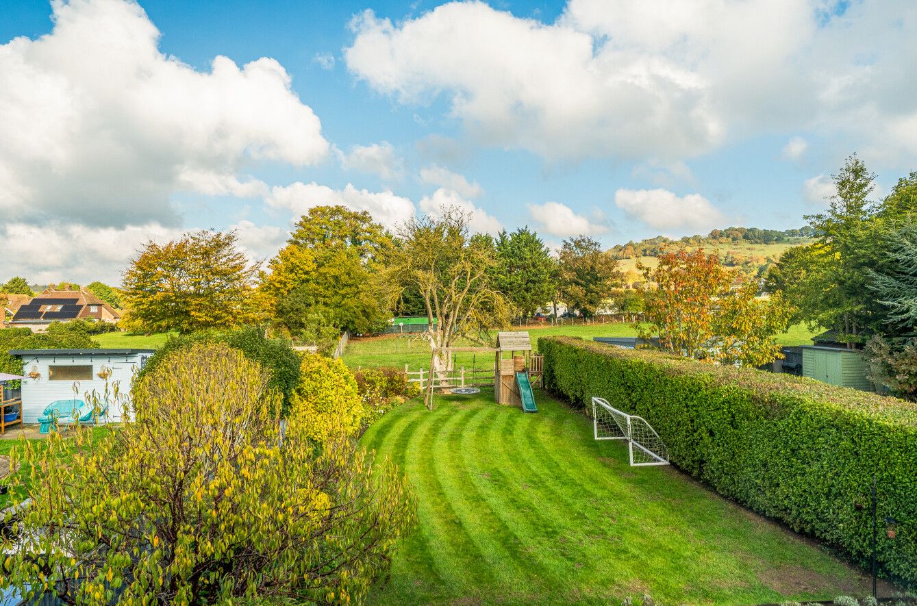 4 bedroom detached house For Sale in Otford - Photograph 18