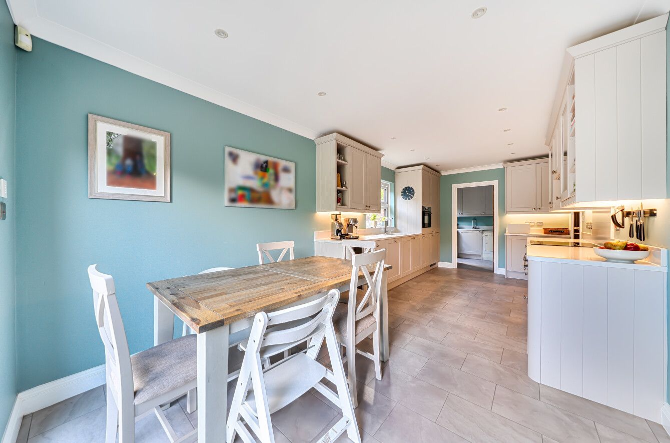 4 bedroom detached house For Sale in Otford - Photograph 10