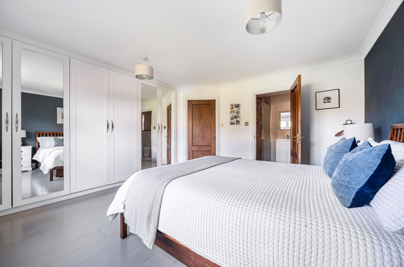 4 bedroom detached house For Sale in Otford - Photograph 20