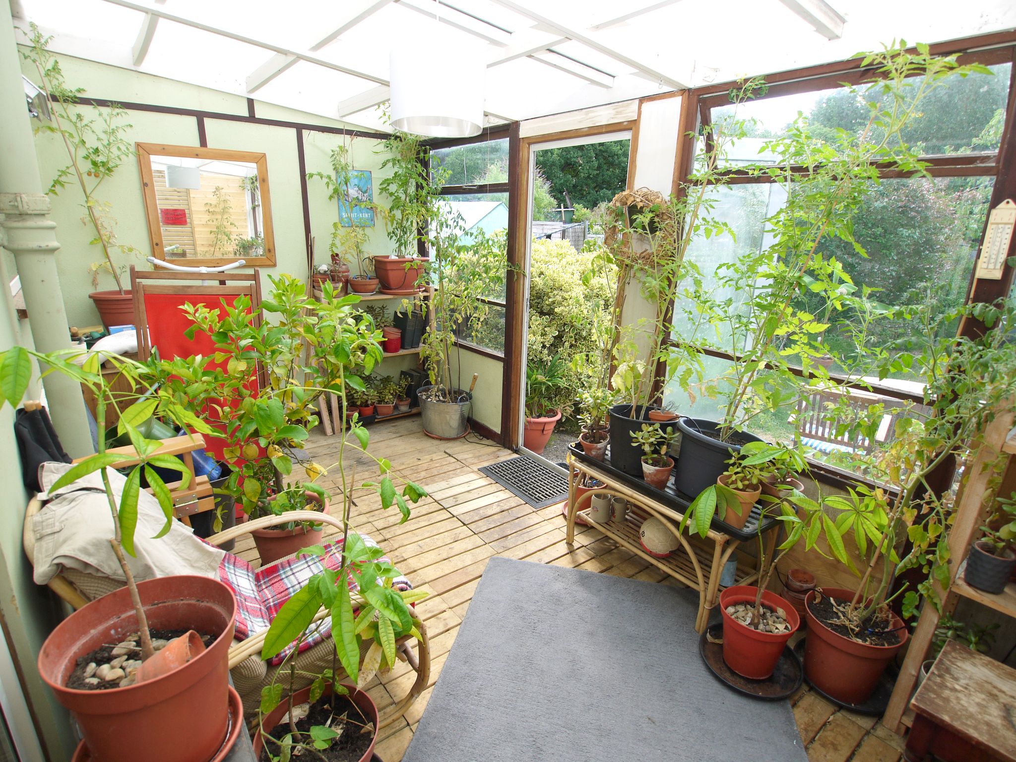 3 bedroom mid terraced house Sold in Sevenoaks - Photograph 9