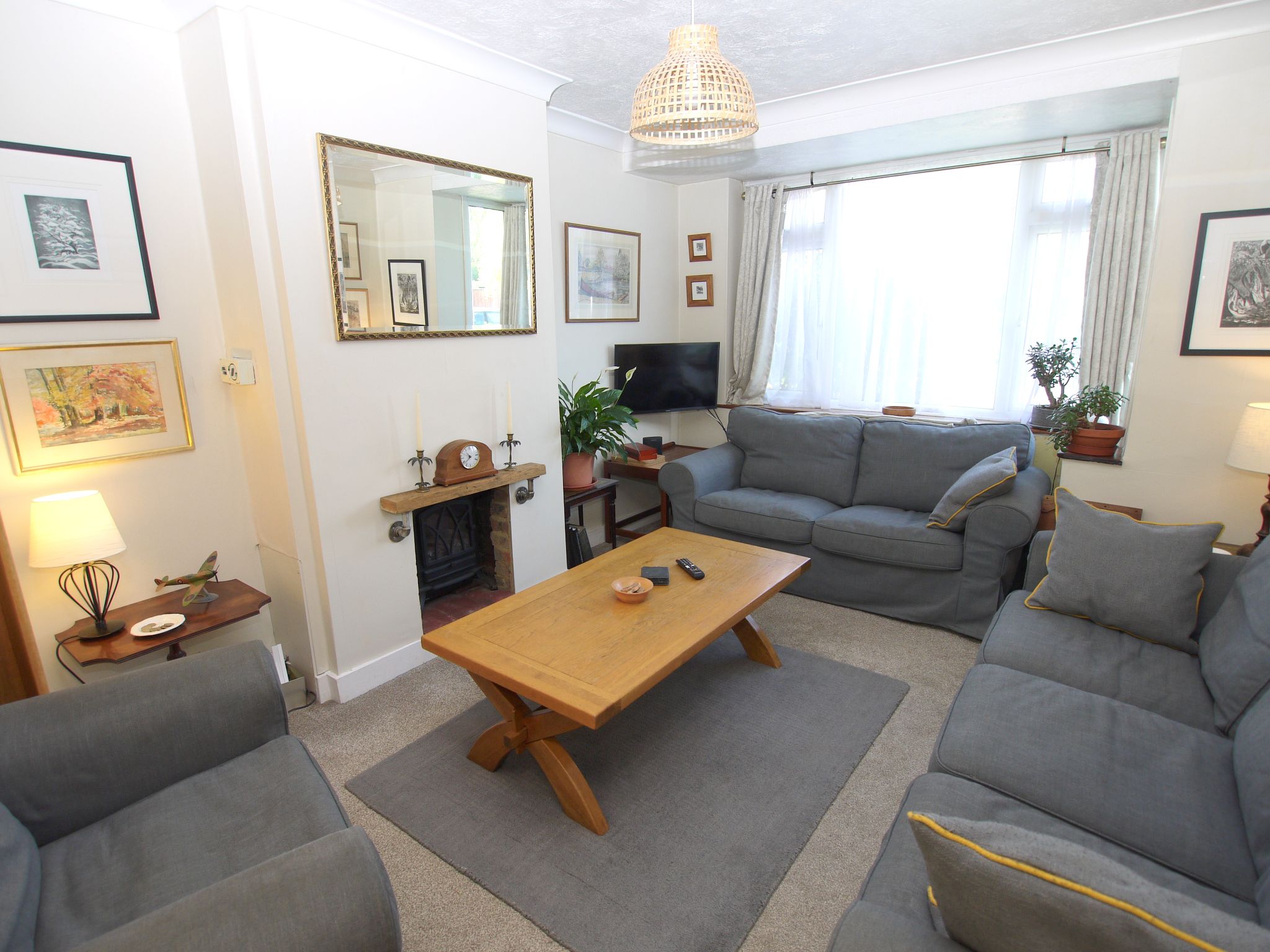 3 bedroom mid terraced house Sold in Sevenoaks - Photograph 6