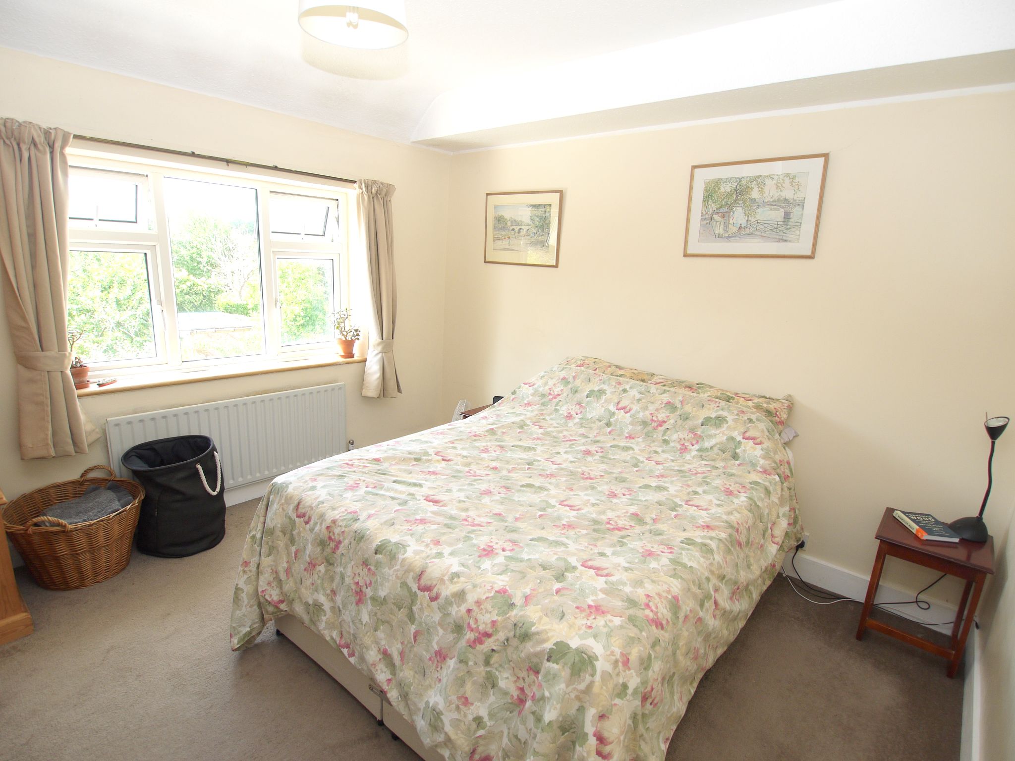 3 bedroom mid terraced house Sold in Sevenoaks - Photograph 4