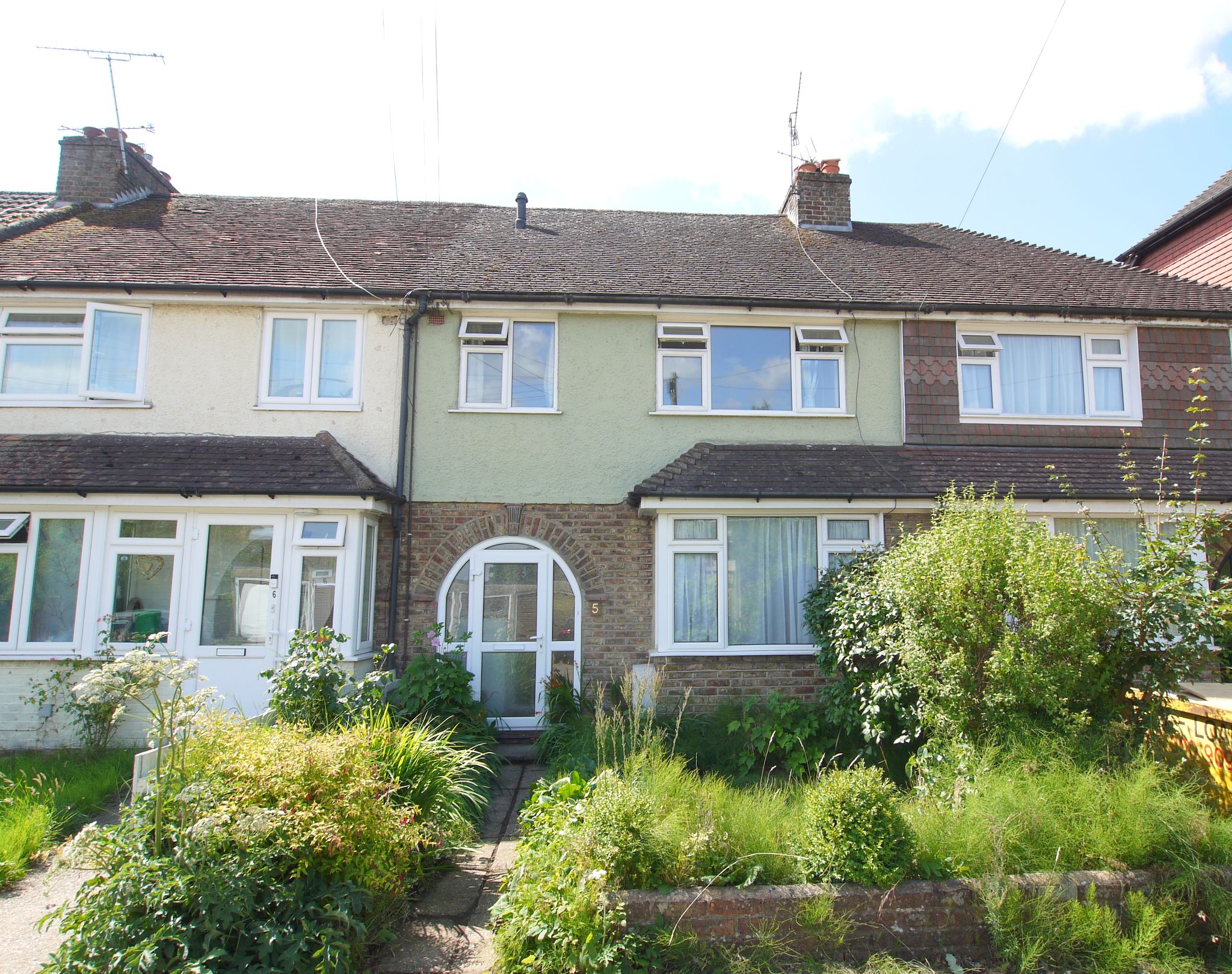 3 bedroom mid terraced house Sold in Sevenoaks - Photograph 1