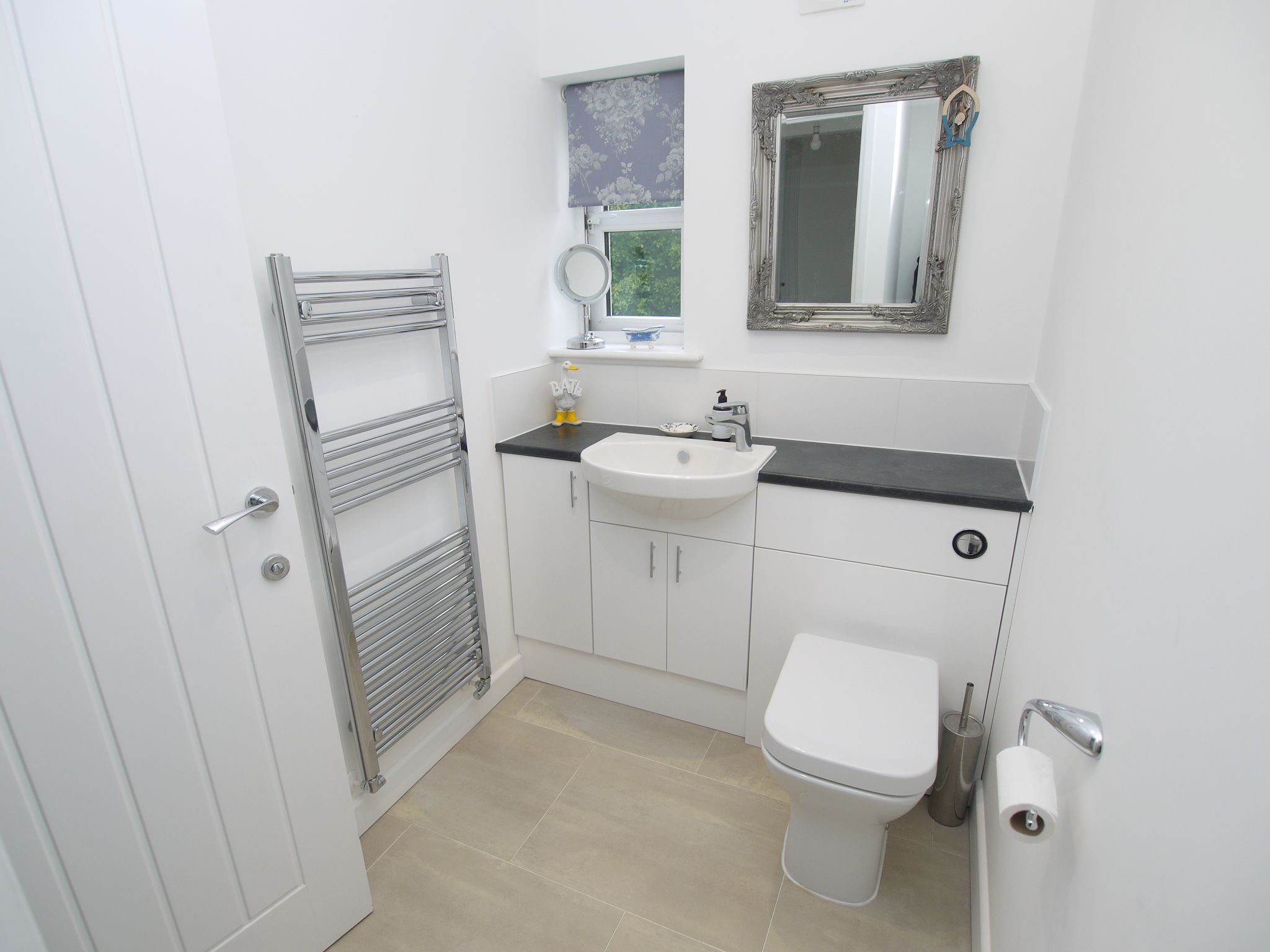 2 bedroom end terraced house Sold in Tonbridge - Photograph 14