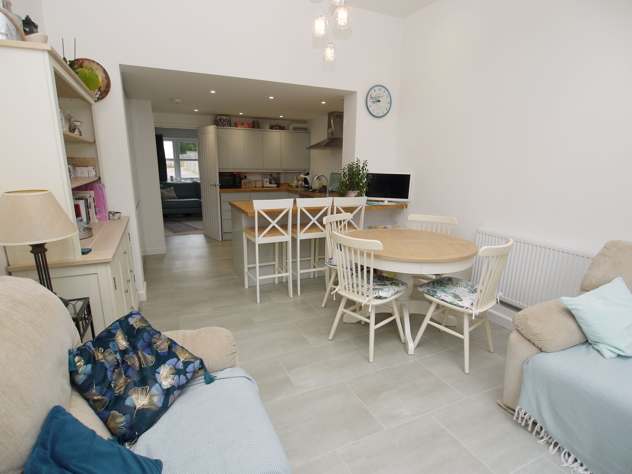 2 bedroom end terraced house Sold in Tonbridge - Photograph 11