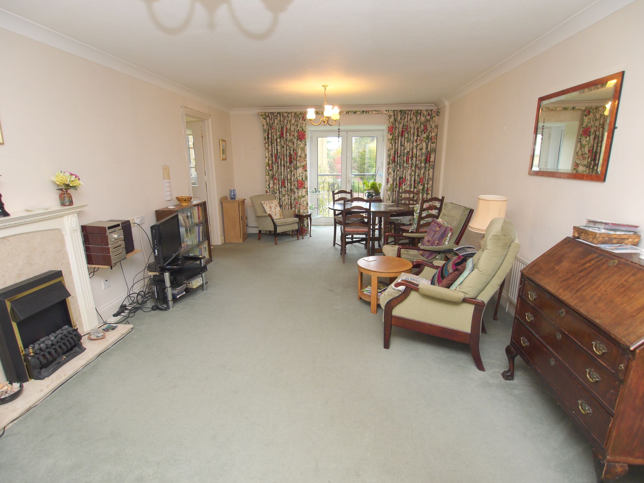2 bedroom apartment For Sale in Sevenoaks - Photograph 7