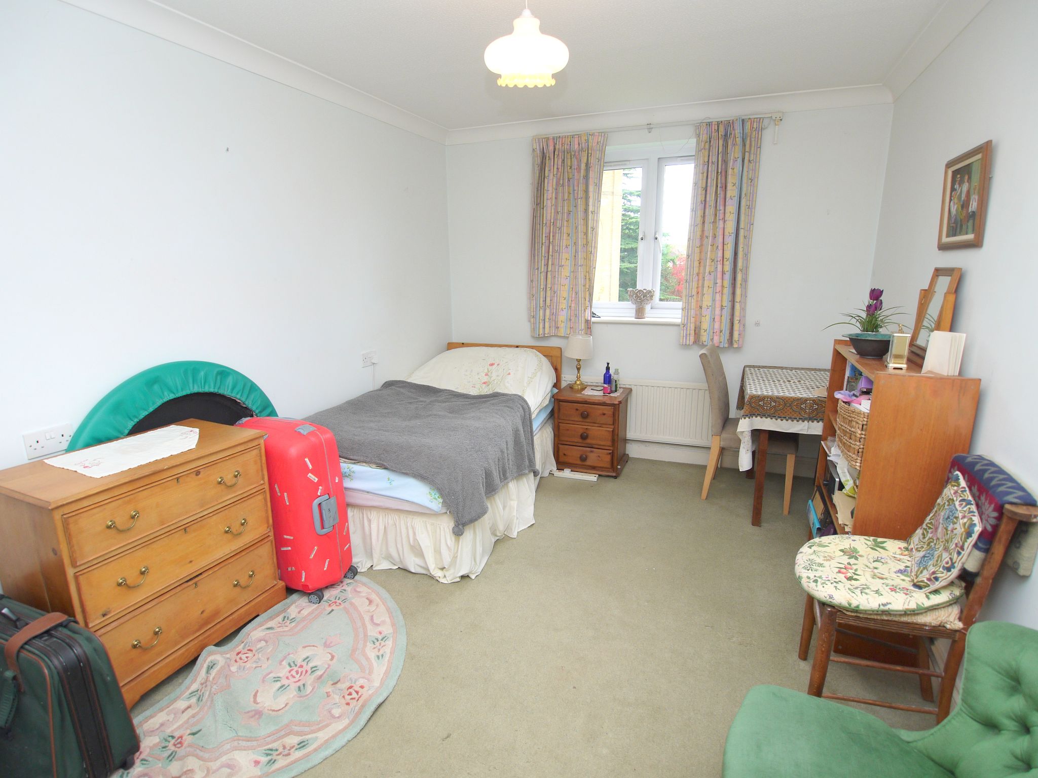 2 bedroom apartment For Sale in Sevenoaks - Photograph 6