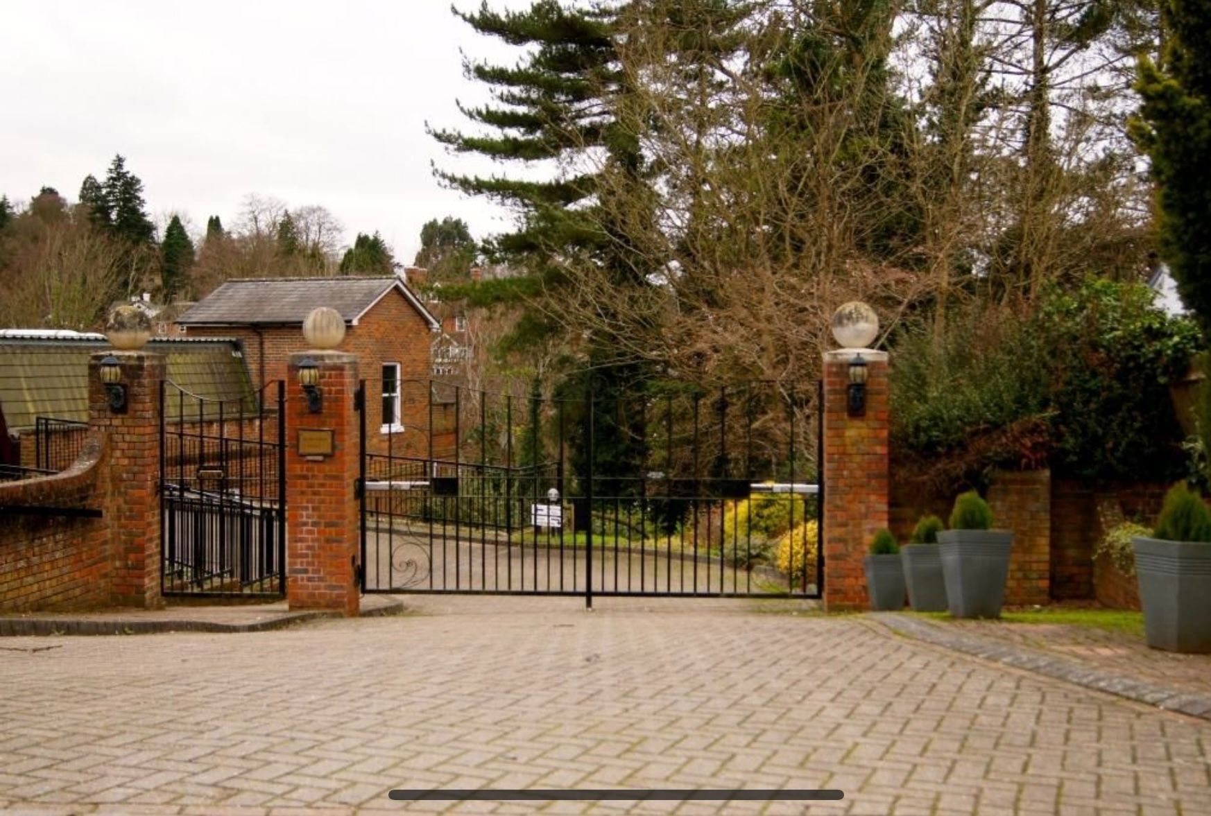 2 bedroom flat For Sale in Sevenoaks - Photograph 11