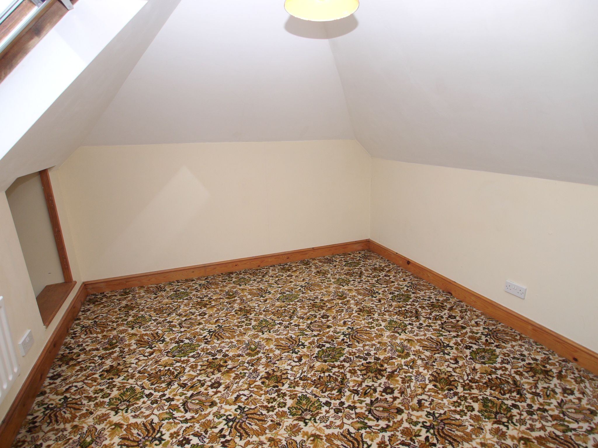 4 bedroom semi-detached house Reserved in Sevenoaks - Photograph 6