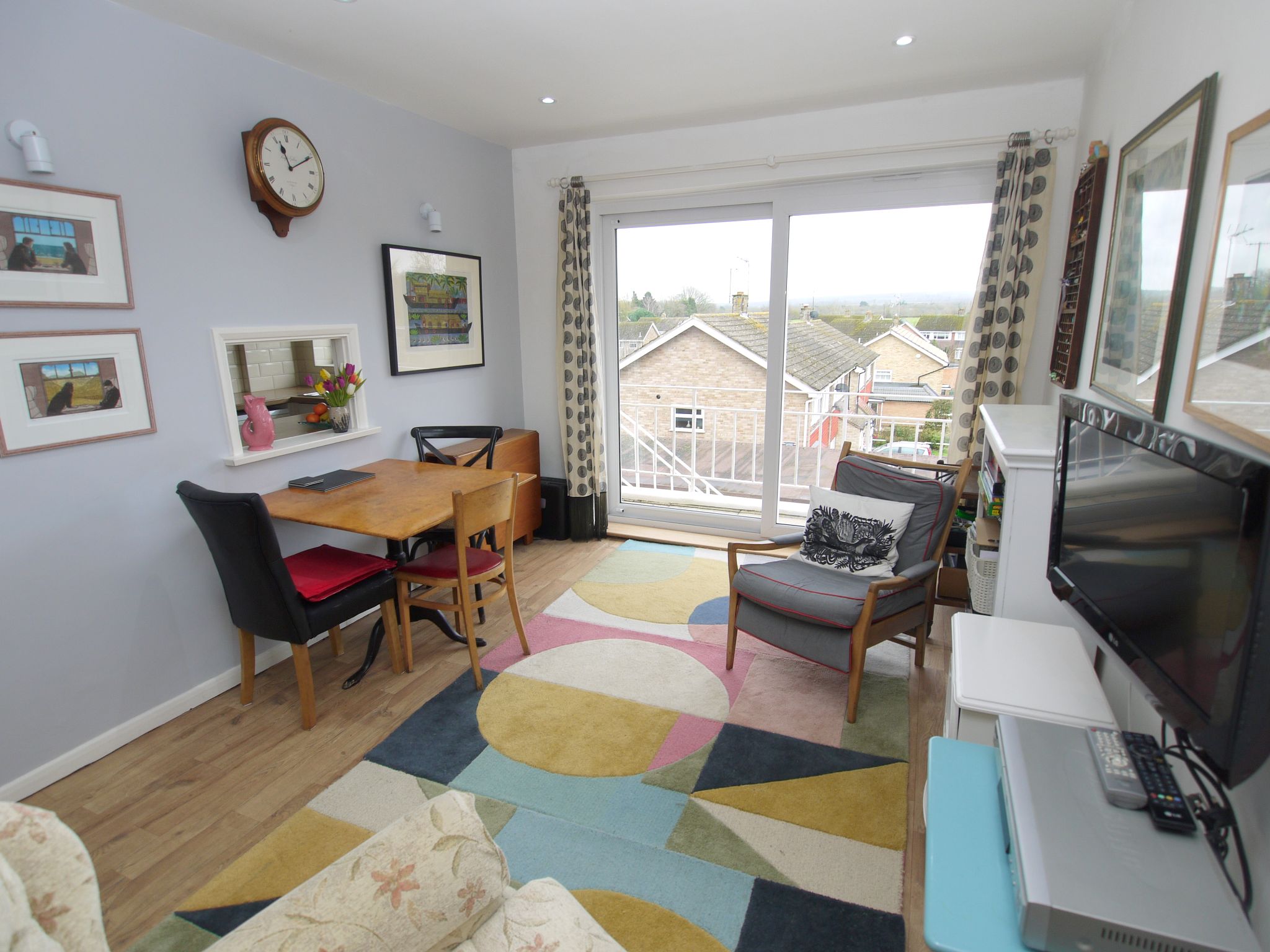 2 bedroom apartment SSTC in Sevenoaks - Photograph 2
