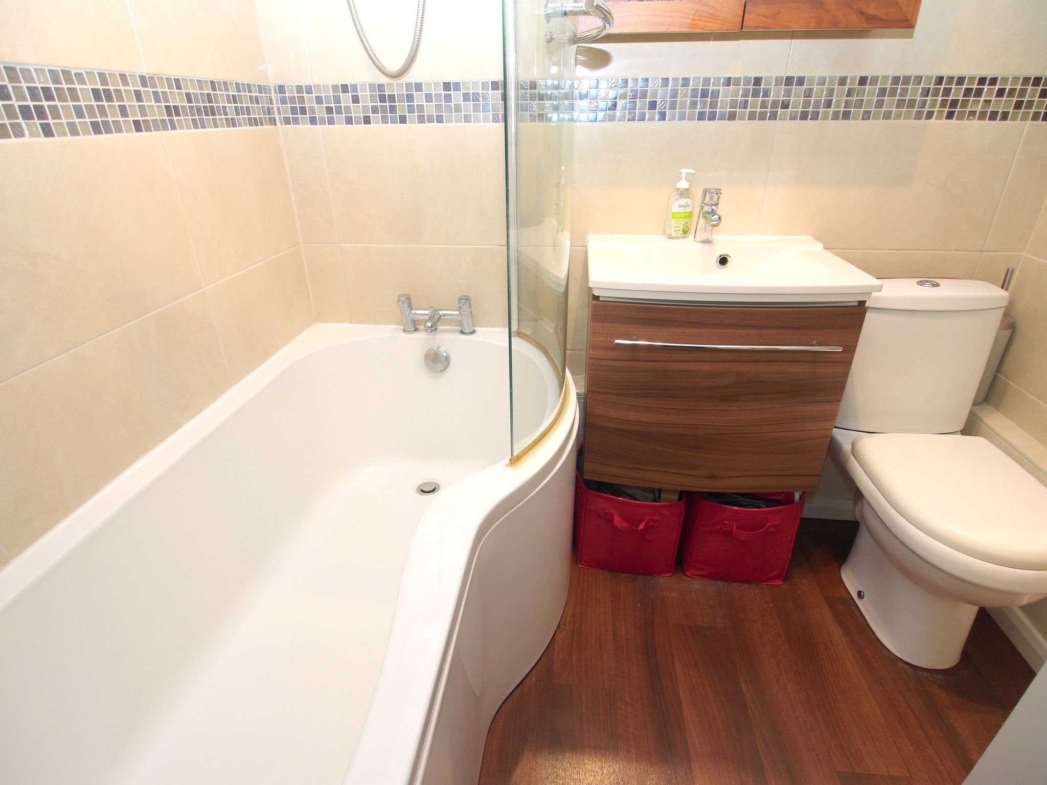 2 bedroom apartment SSTC in Sevenoaks - Photograph 5