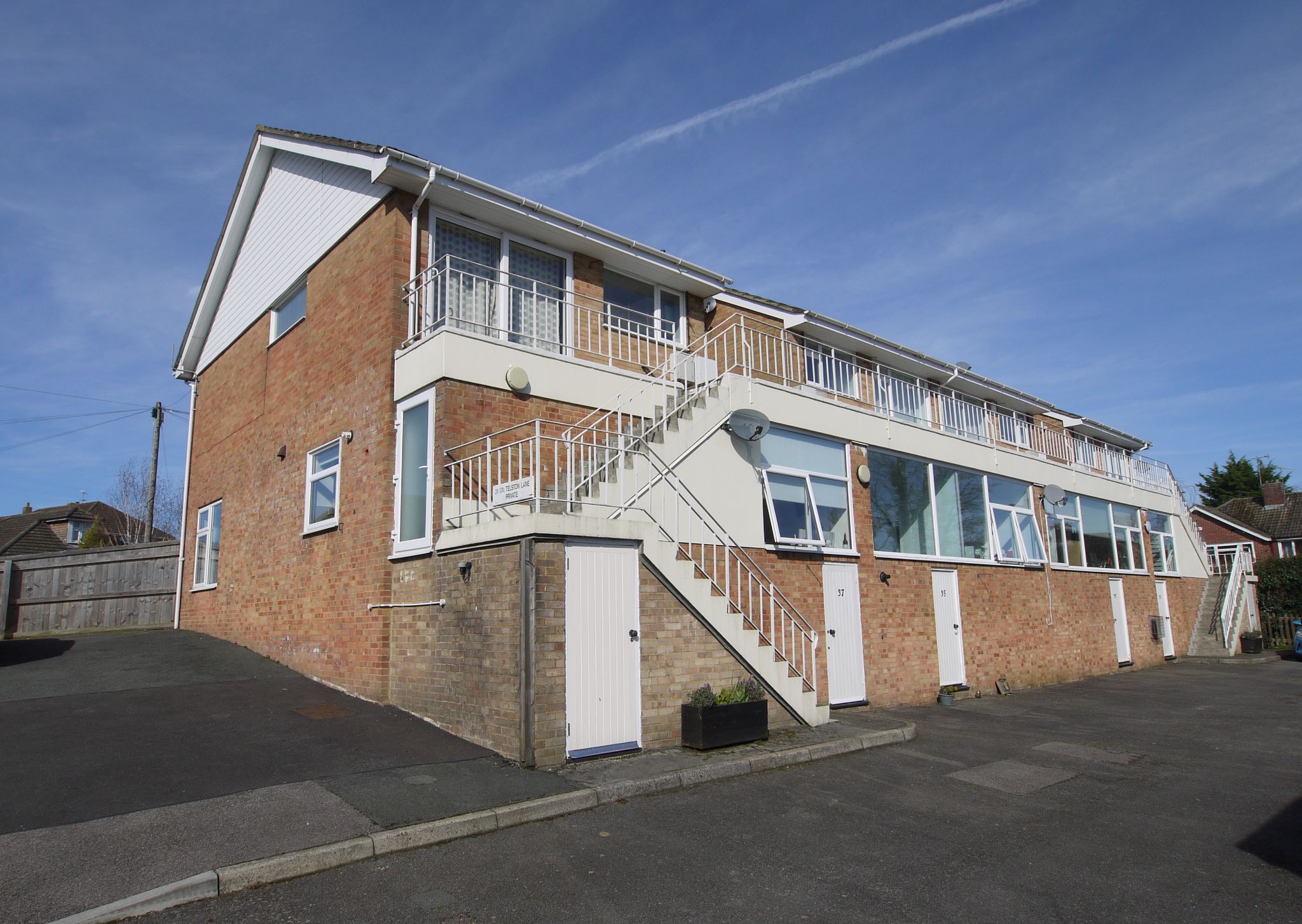2 bedroom apartment SSTC in Sevenoaks - Photograph 10