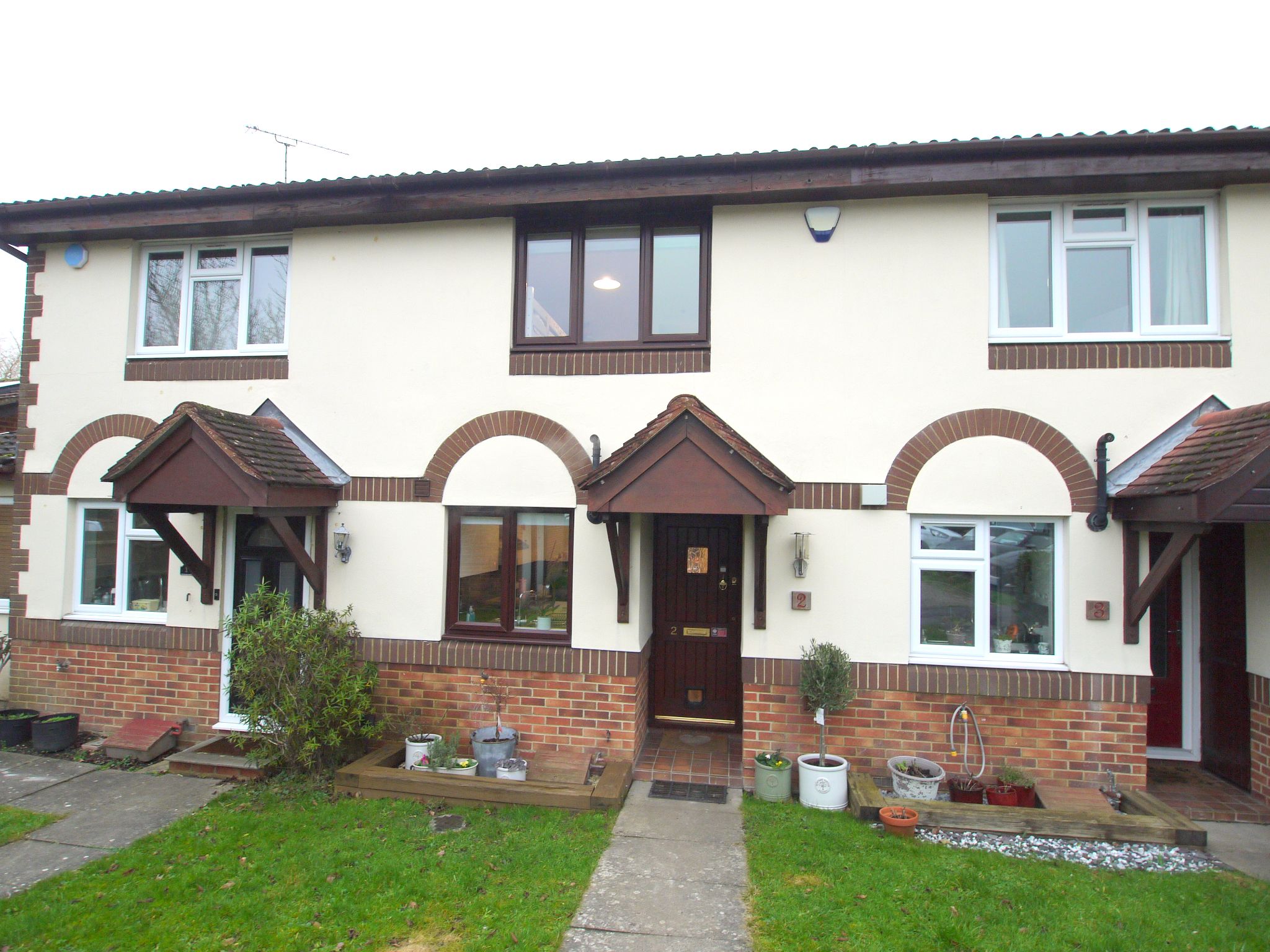2 bedroom mid terraced house SSTC in Sevenoaks - Photograph 1
