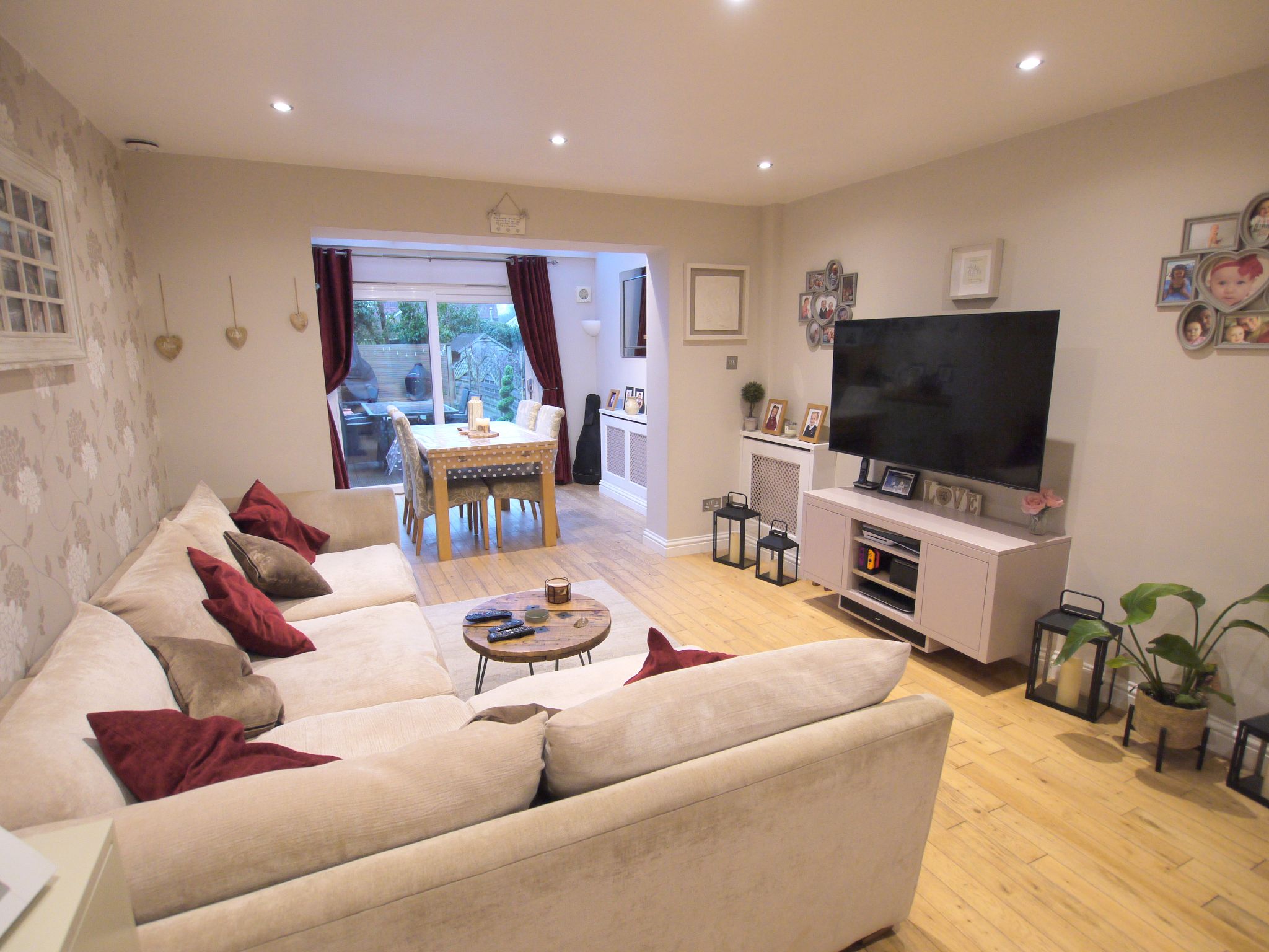2 bedroom mid terraced house SSTC in Sevenoaks - Photograph 2