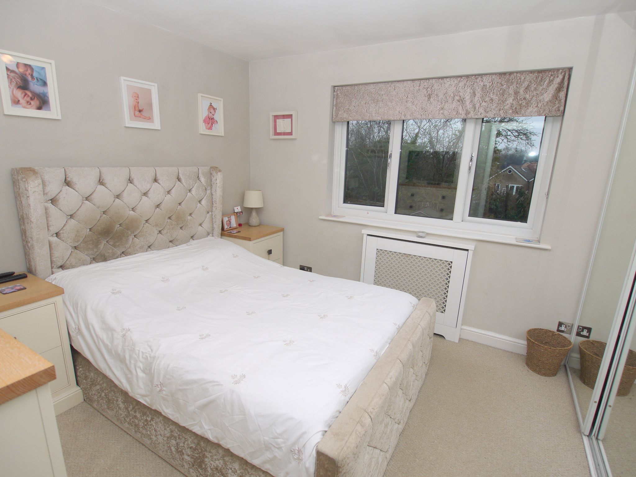 2 bedroom mid terraced house SSTC in Sevenoaks - Photograph 6