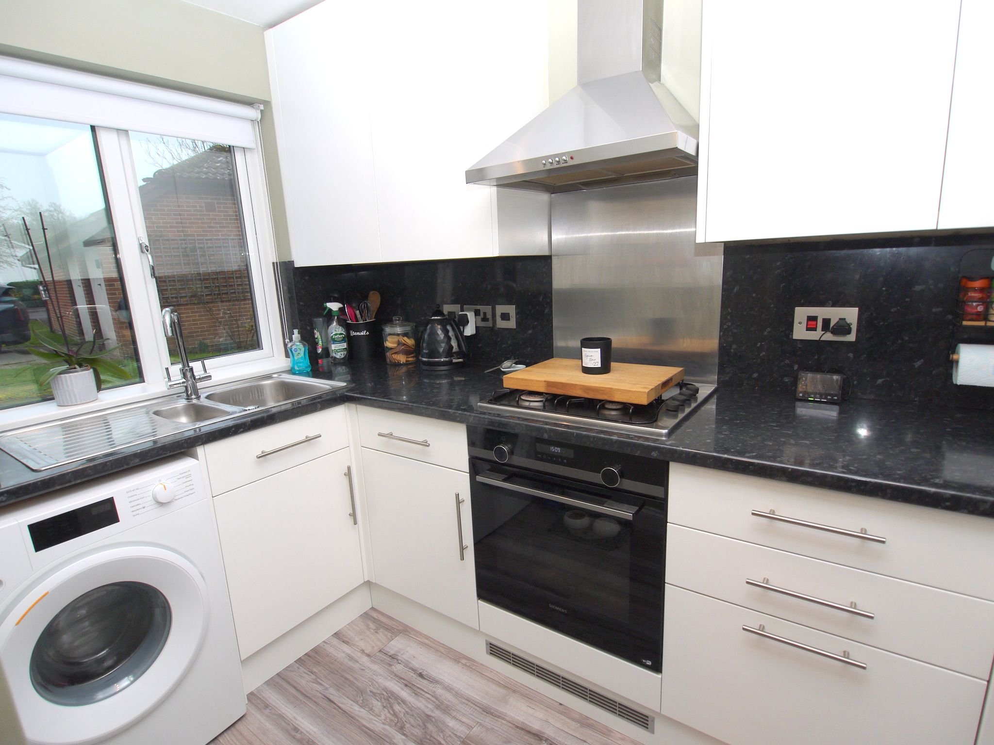 2 bedroom mid terraced house SSTC in Sevenoaks - Photograph 4