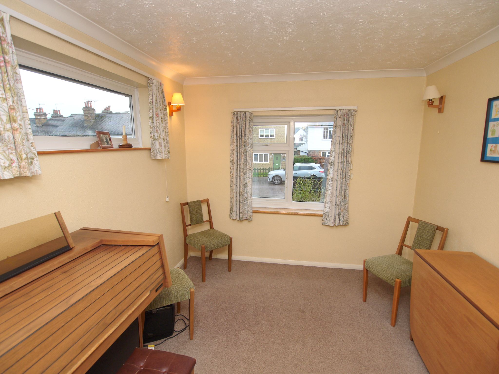 3 bedroom semi-detached house SSTC in Sevenoaks - Photograph 4
