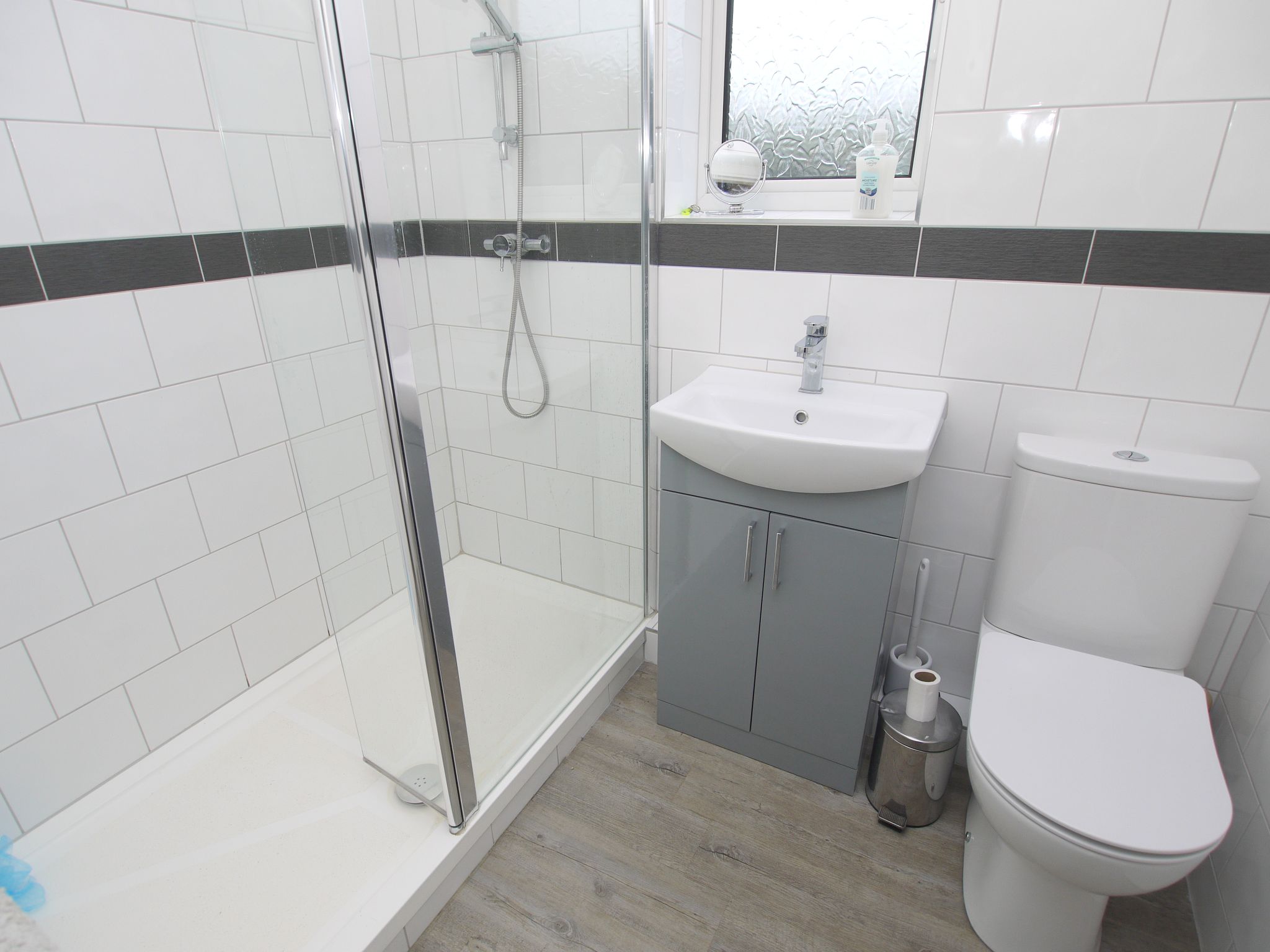 3 bedroom semi-detached house SSTC in Sevenoaks - Photograph 8