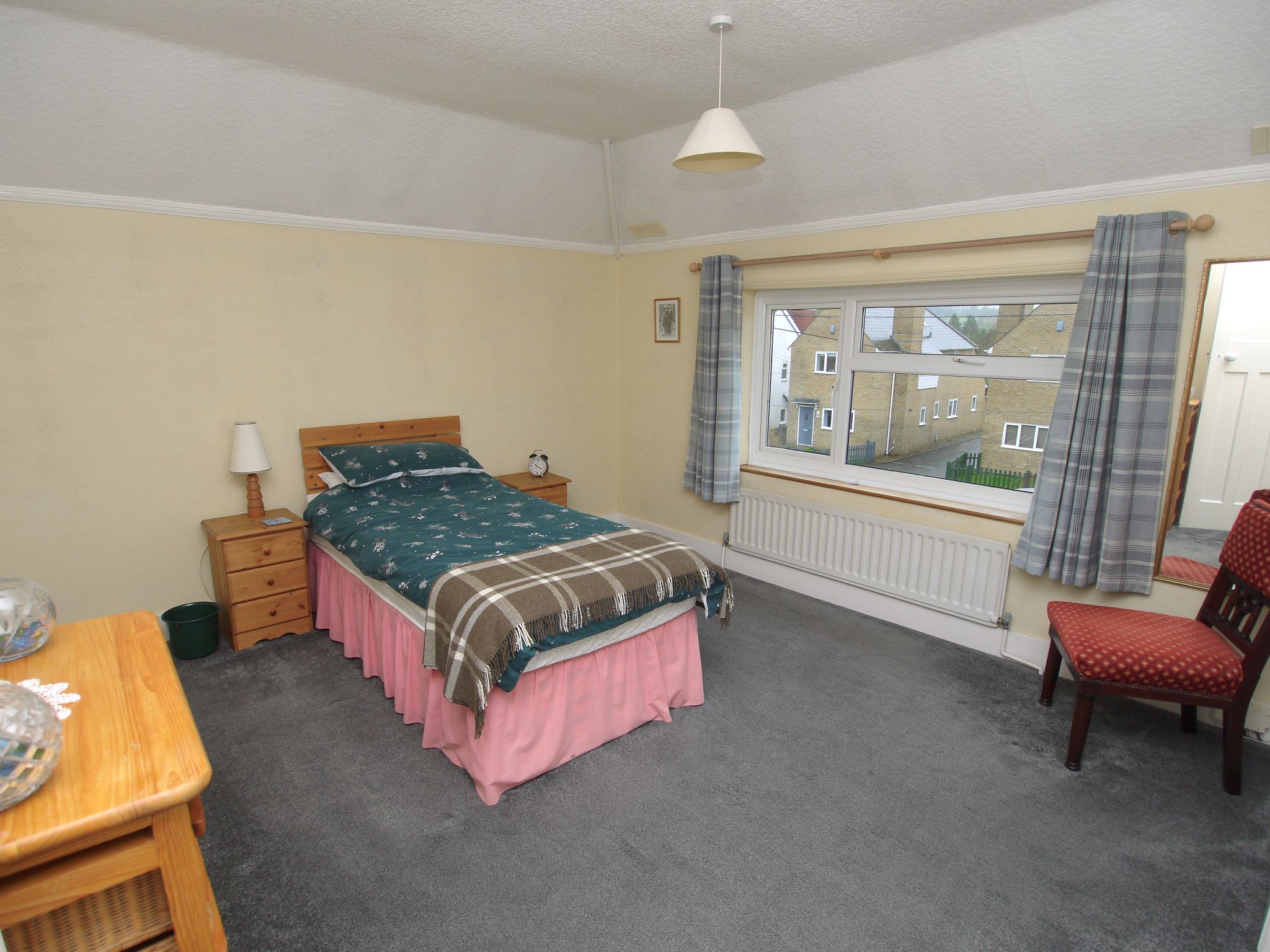 3 bedroom semi-detached house SSTC in Sevenoaks - Photograph 5