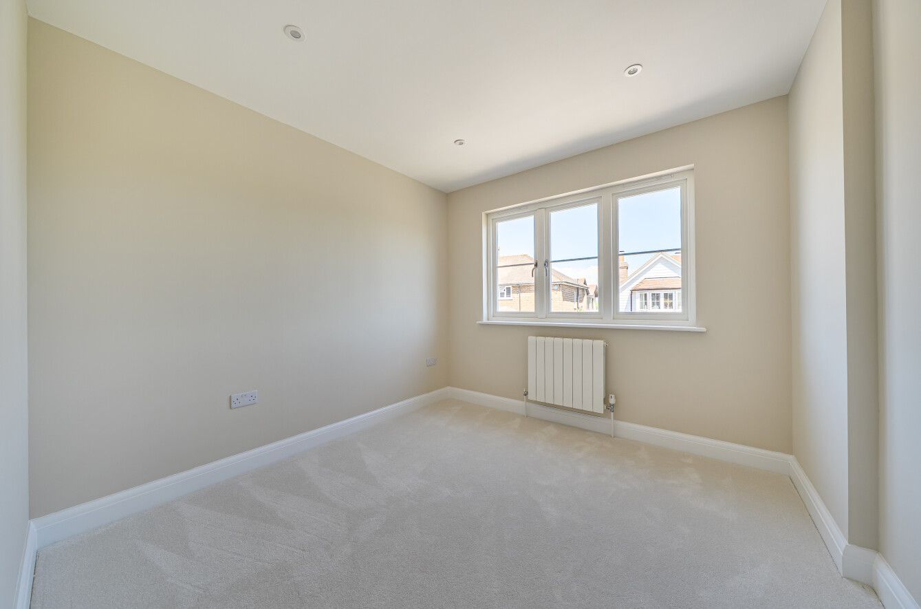 4 bedroom detached house For Sale in Sevenoaks - Photograph 13