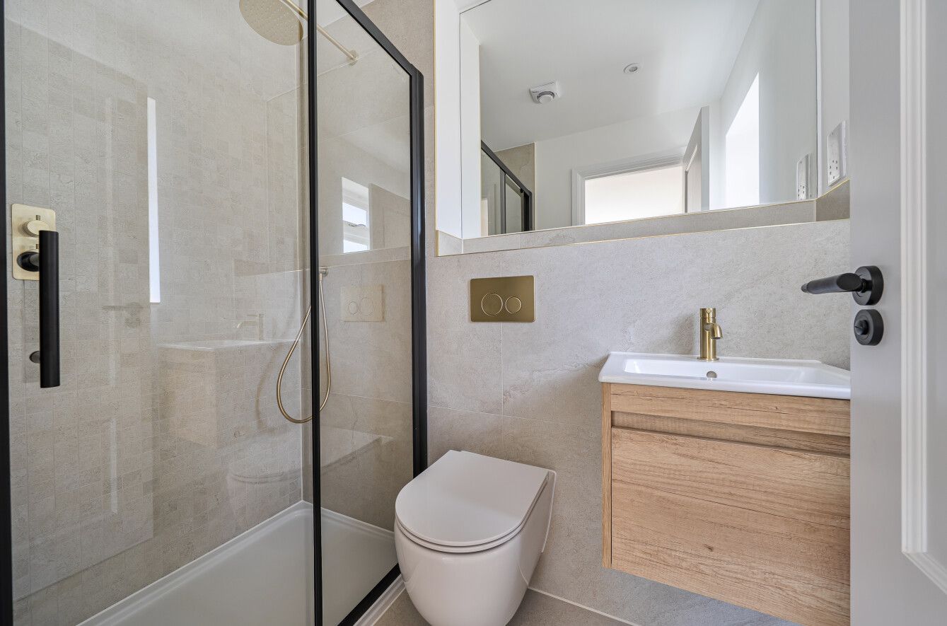 4 bedroom detached house For Sale in Sevenoaks - Photograph 12