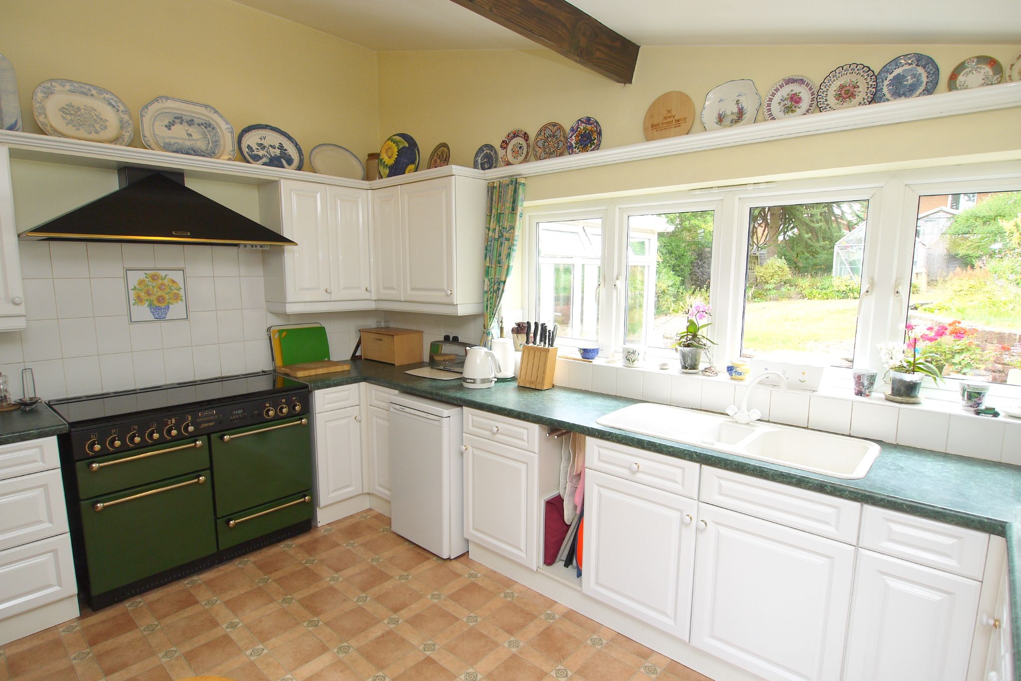 3 bedroom semi-detached house For Sale in Sevenoaks - Property photograph