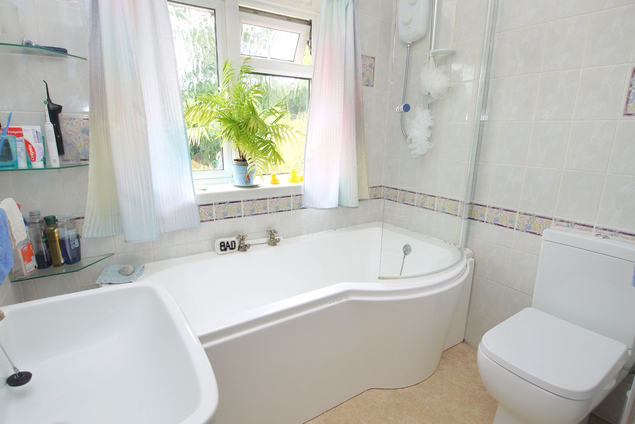 3 bedroom semi-detached house For Sale in Sevenoaks - Photograph 10