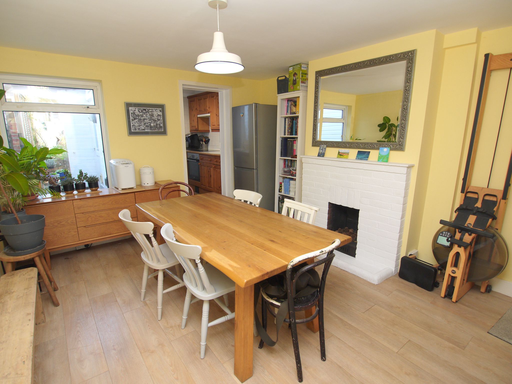2 bedroom mid terraced house For Sale in Sevenoaks - Photograph 3