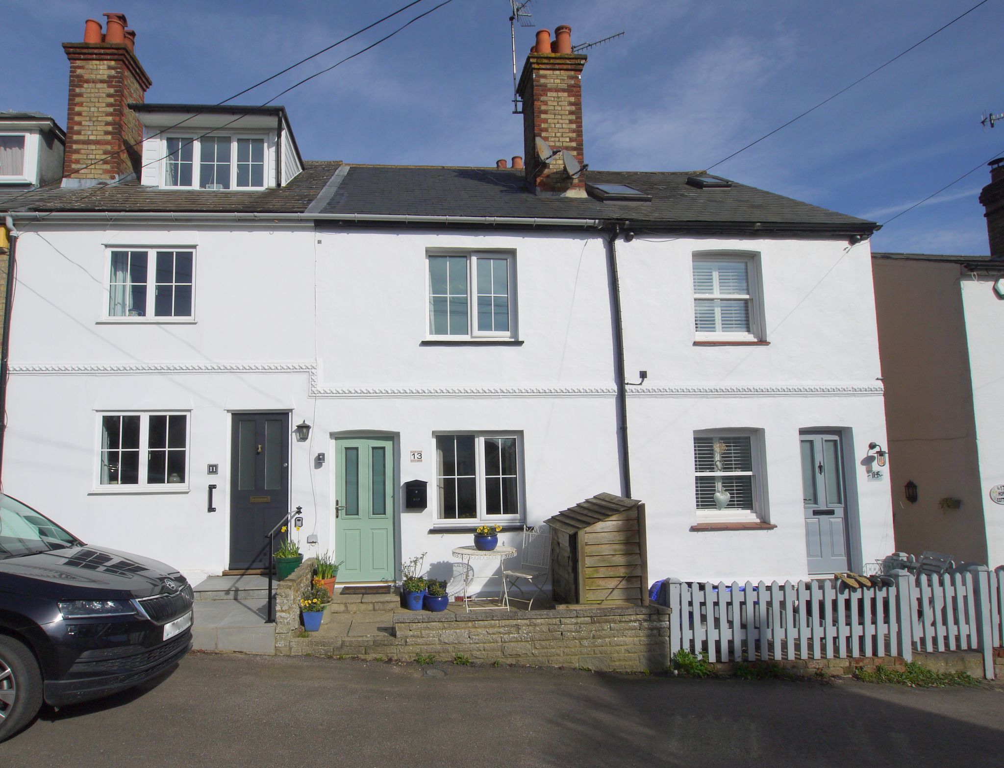 2 bedroom mid terraced house For Sale in Sevenoaks - Photograph 1