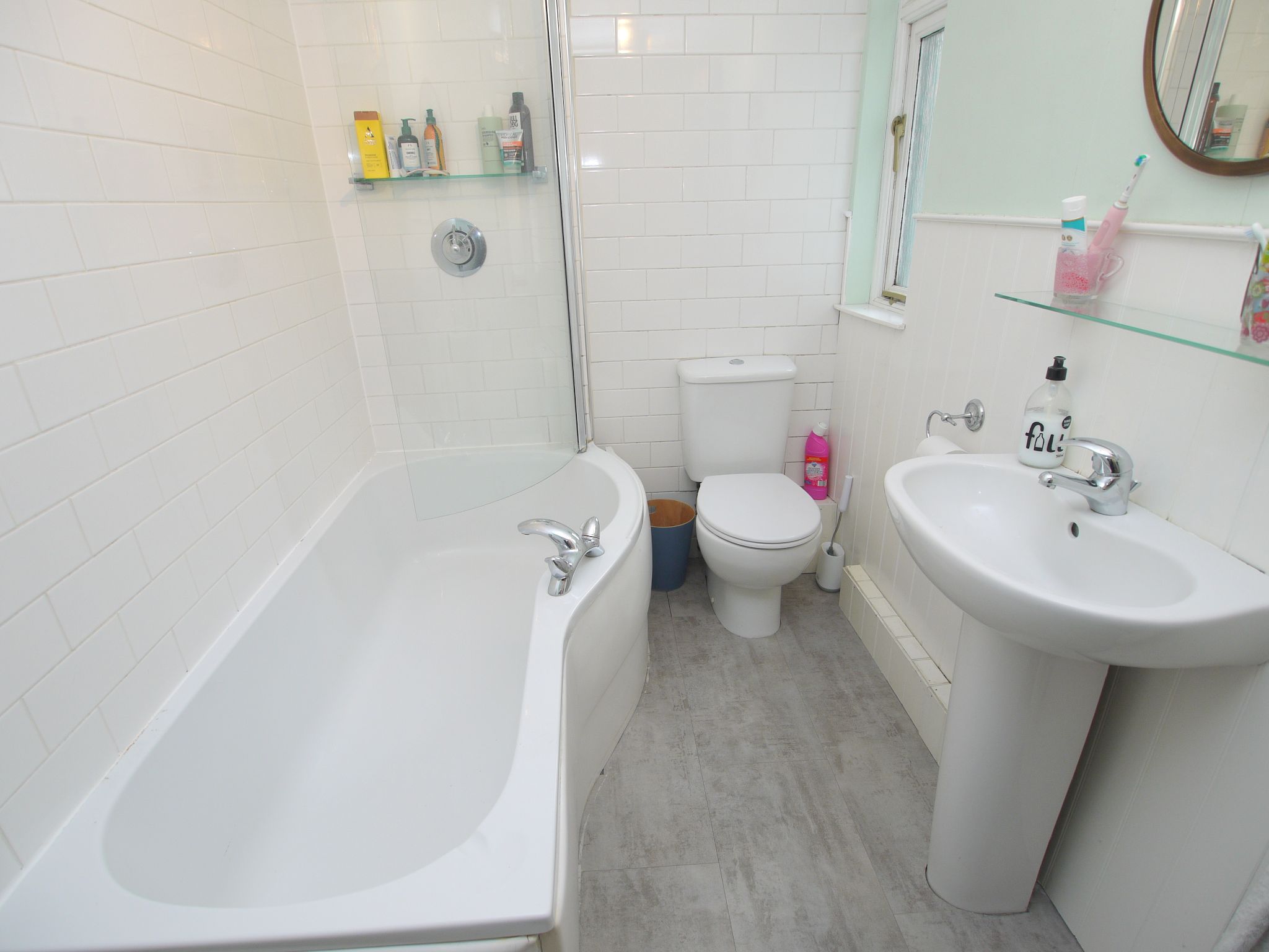 2 bedroom semi-detached house Sold in Sevenoaks - Photograph 7