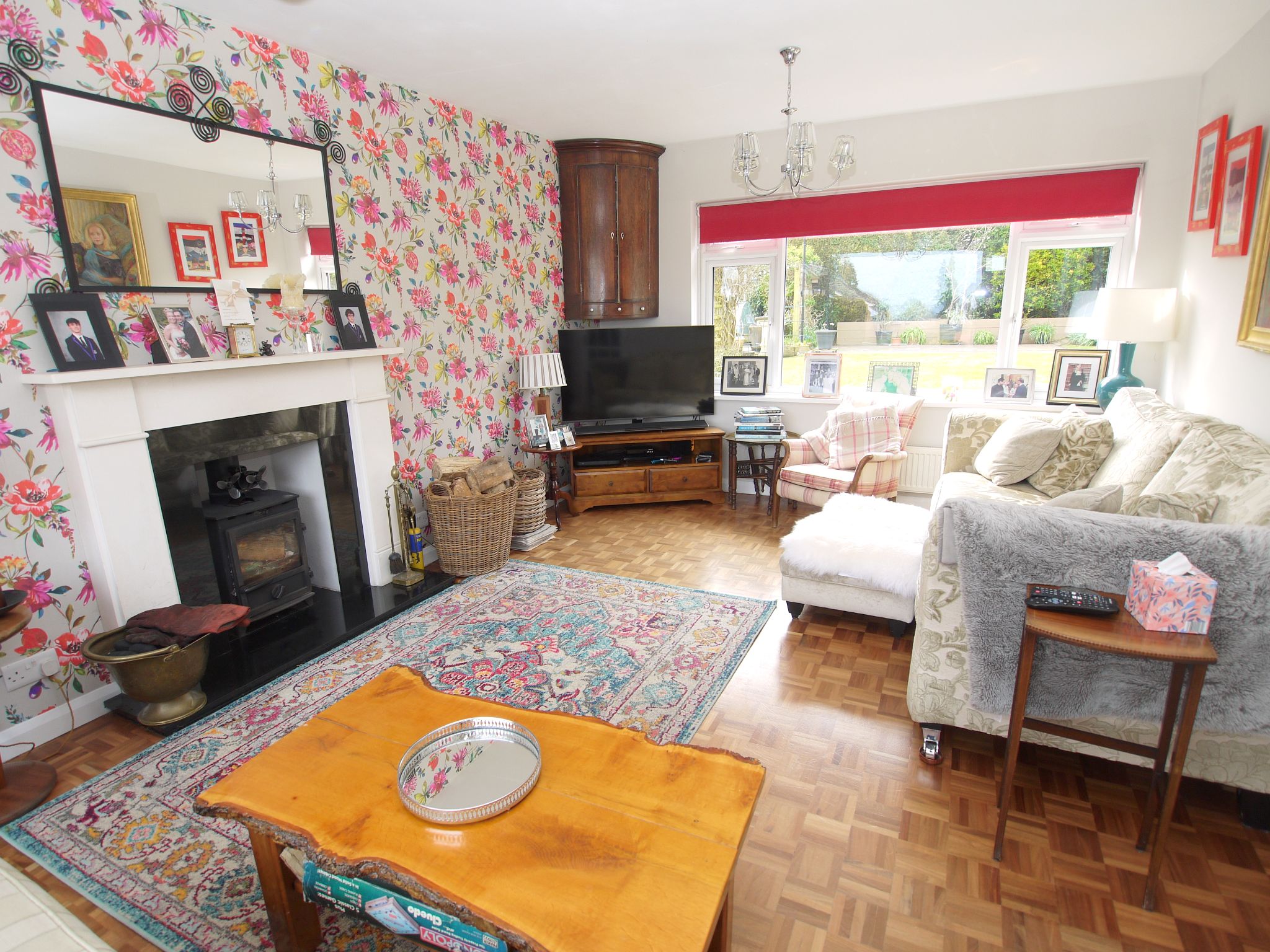 4 bedroom detached house For Sale in Sevenoaks - Photograph 5