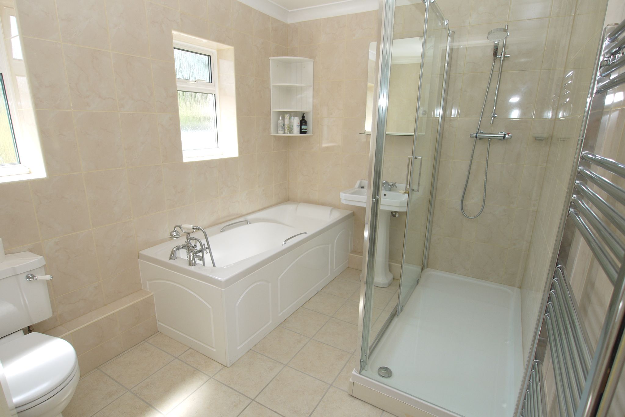 3 bedroom detached bungalow For Sale in Sevenoaks - Photograph 8