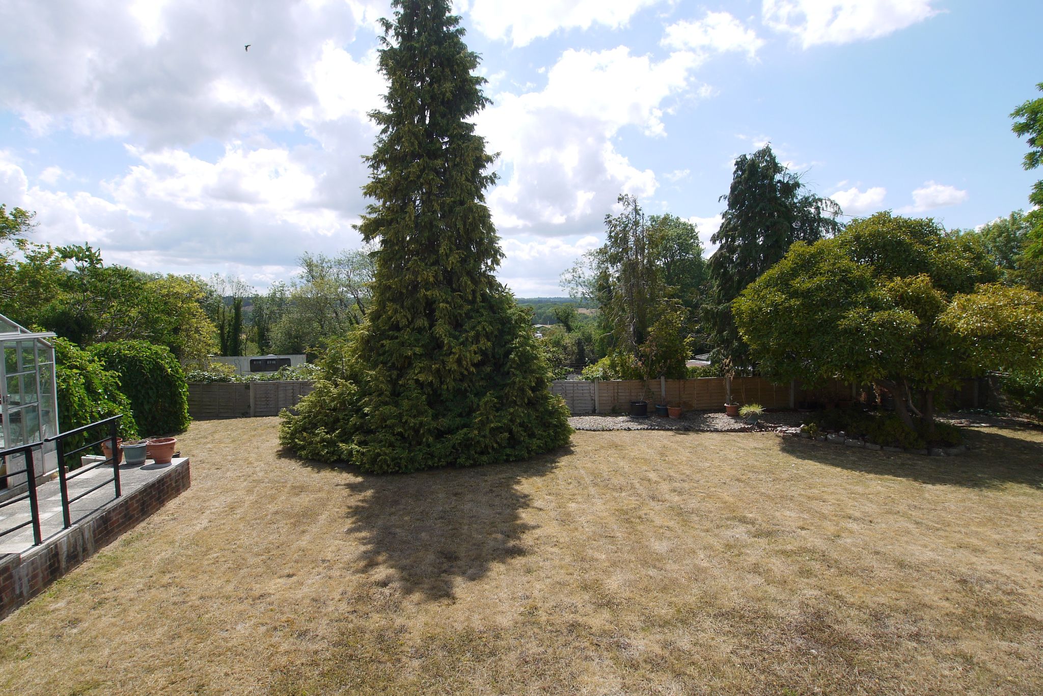 3 bedroom detached bungalow For Sale in Sevenoaks - Photograph 11