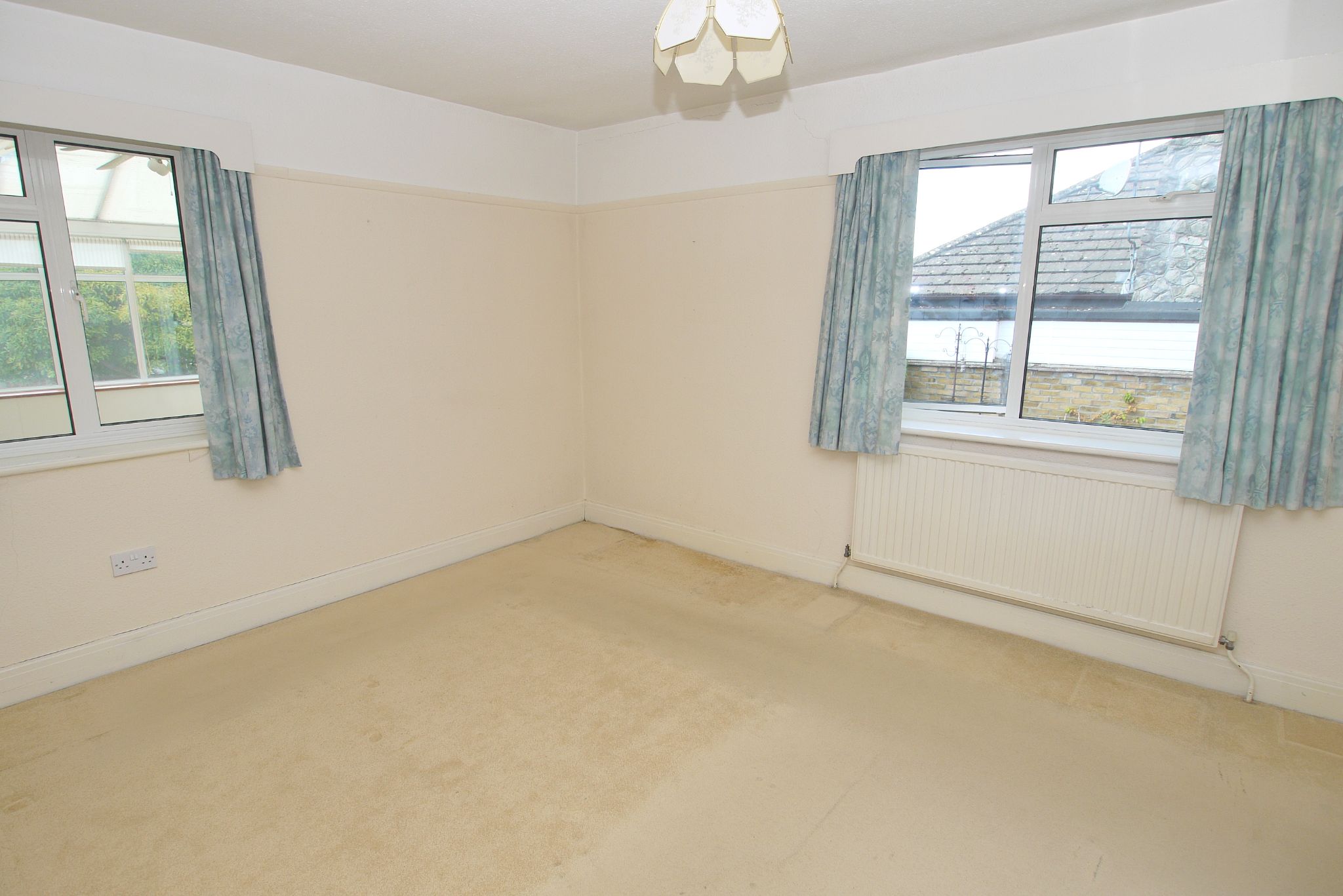 3 bedroom detached bungalow For Sale in Sevenoaks - Photograph 7