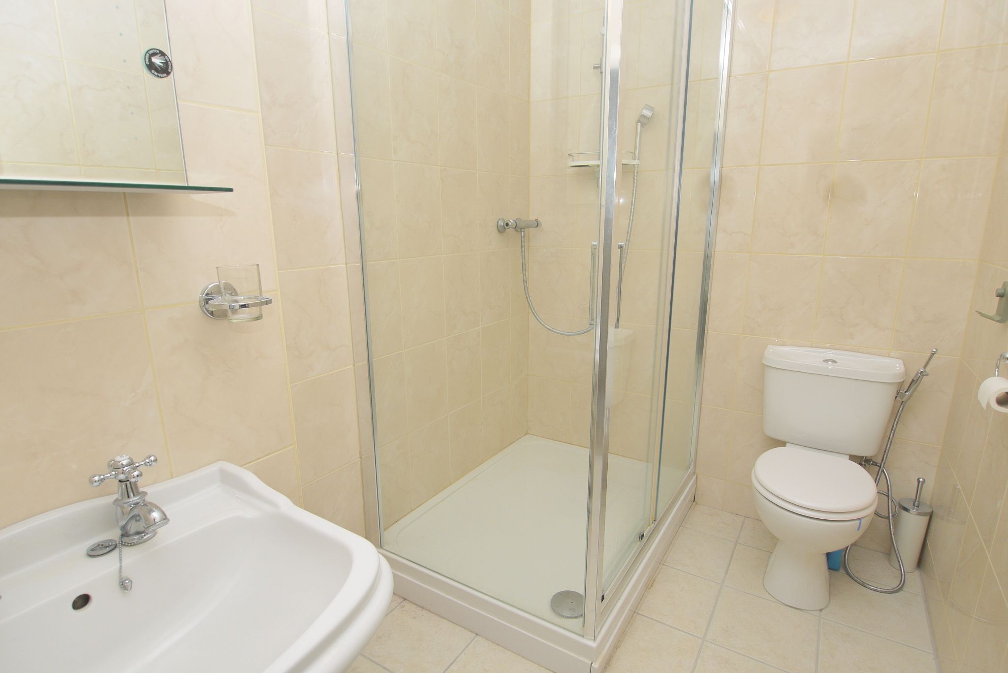 3 bedroom detached bungalow For Sale in Sevenoaks - Photograph 10