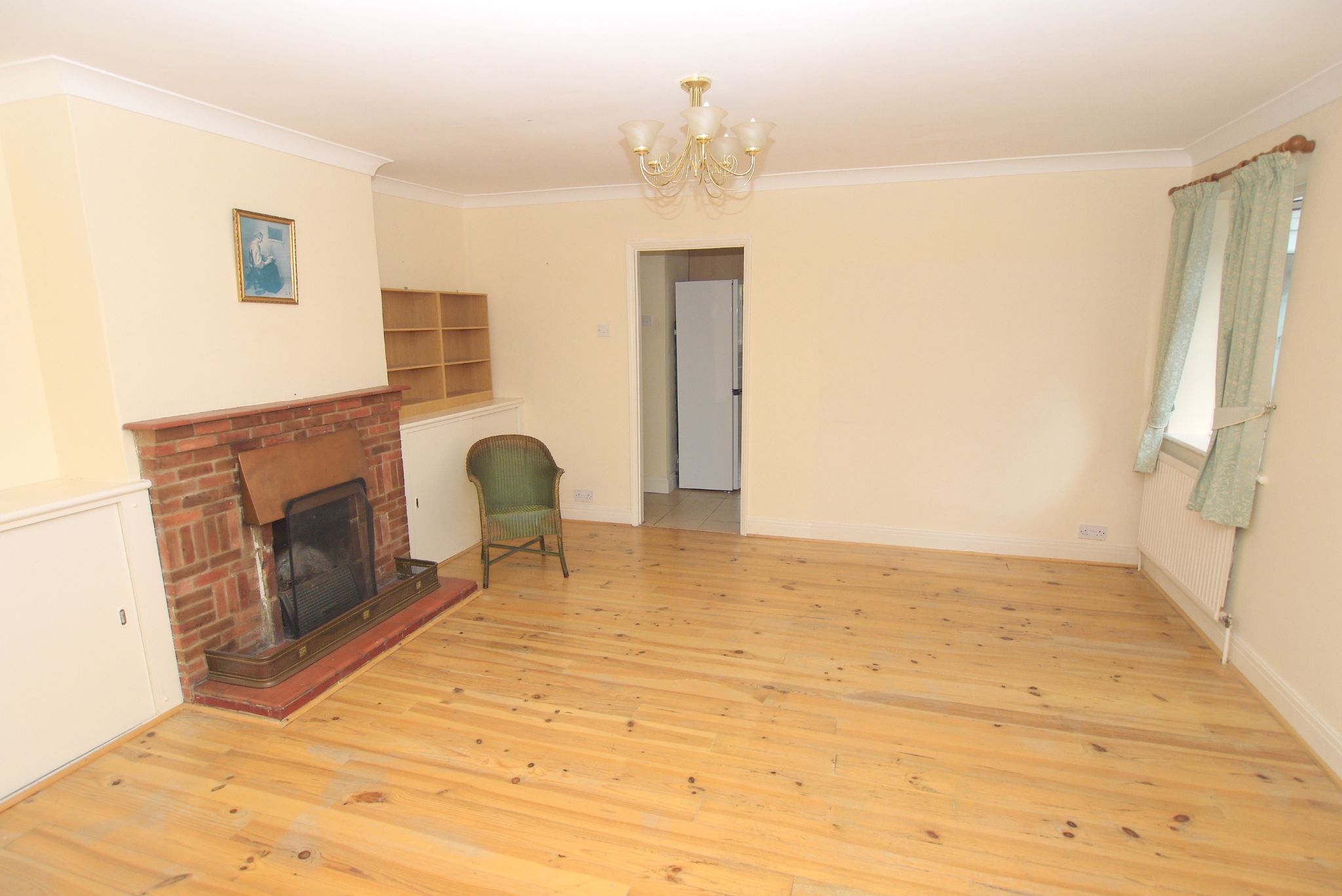 3 bedroom detached bungalow For Sale in Sevenoaks - Photograph 4