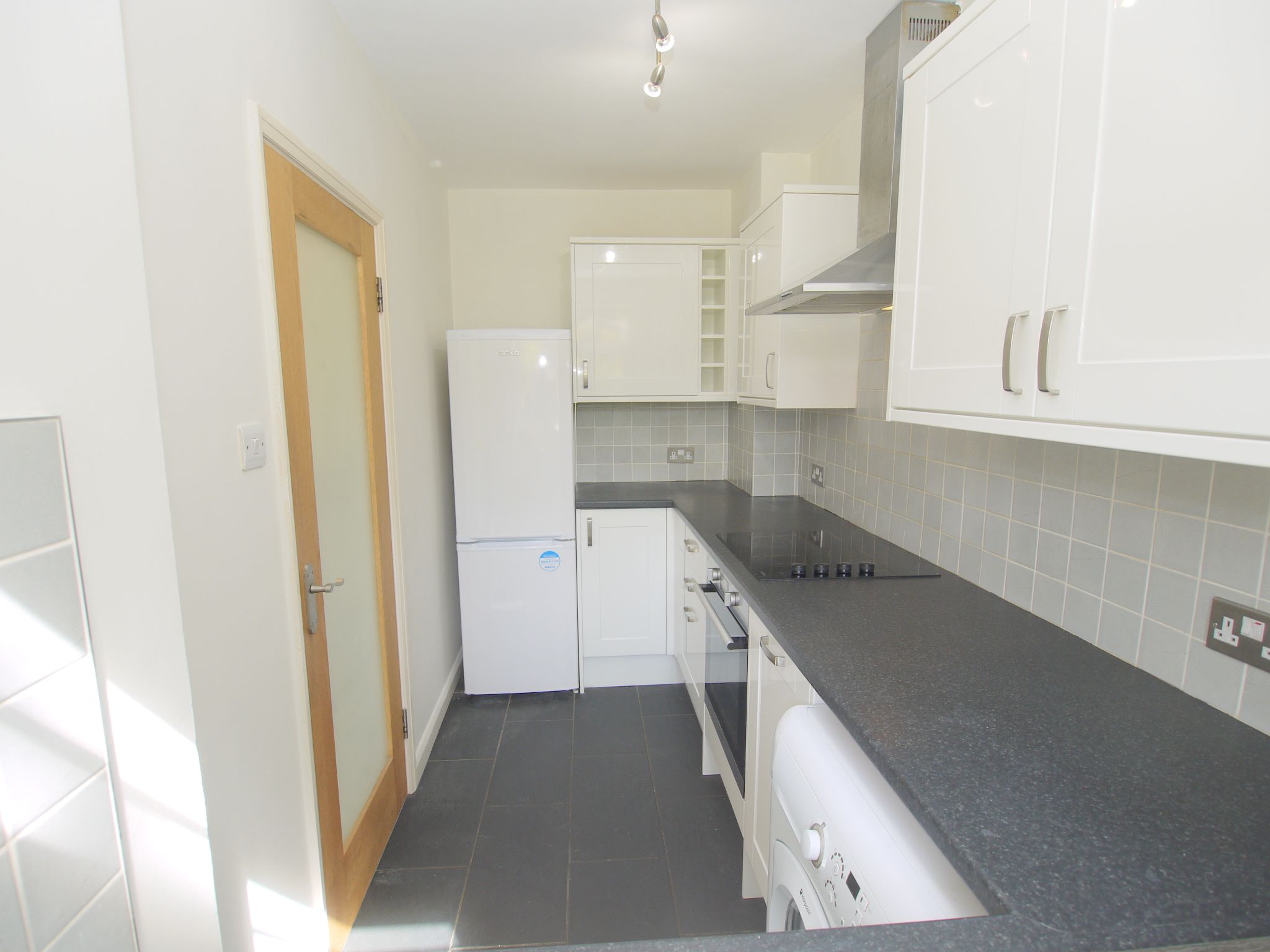 2 bedroom apartment For Sale in Sevenoaks - Photograph 7