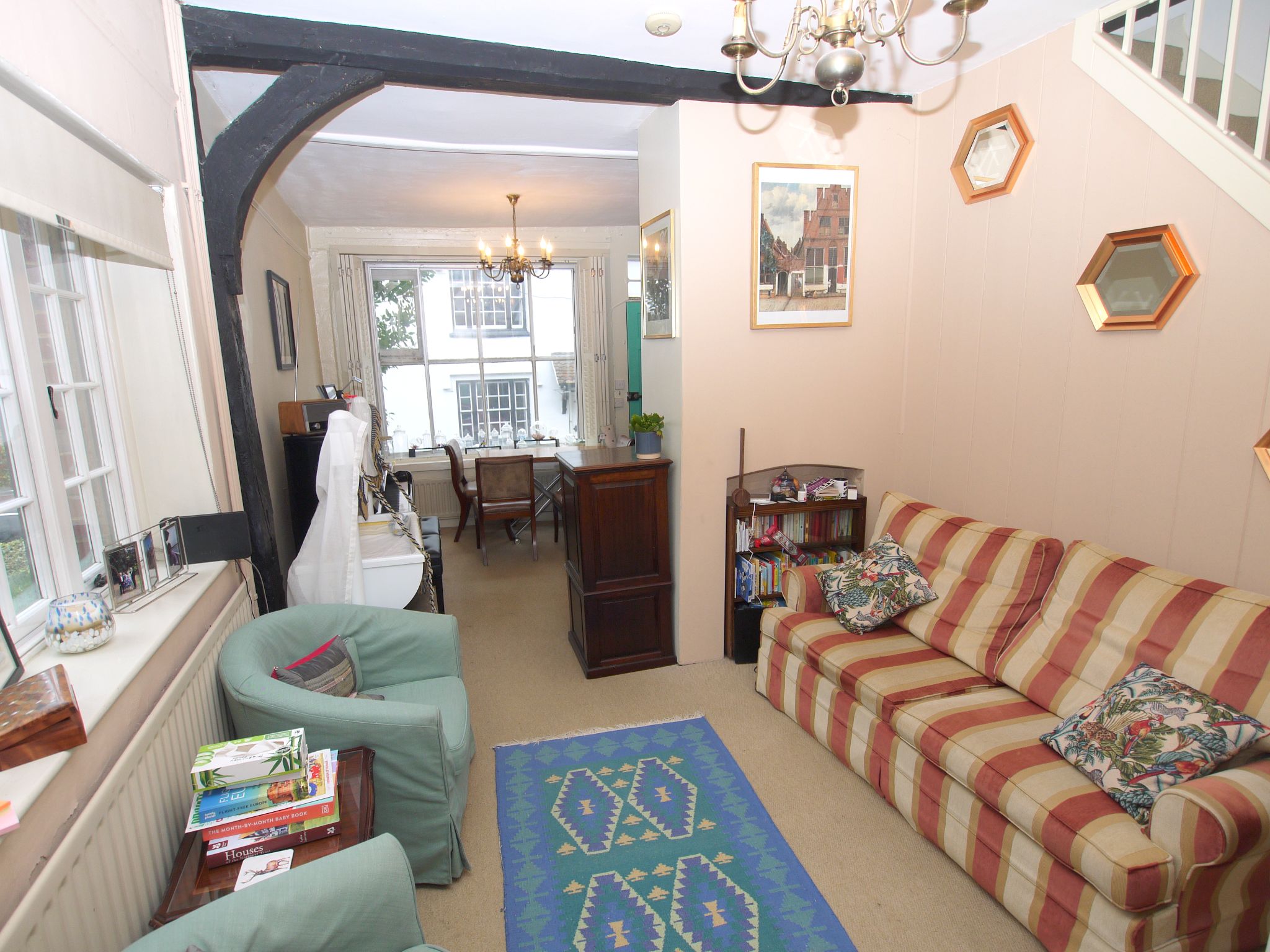 2 bedroom semi-detached house For Sale in Chipstead - Photograph 2