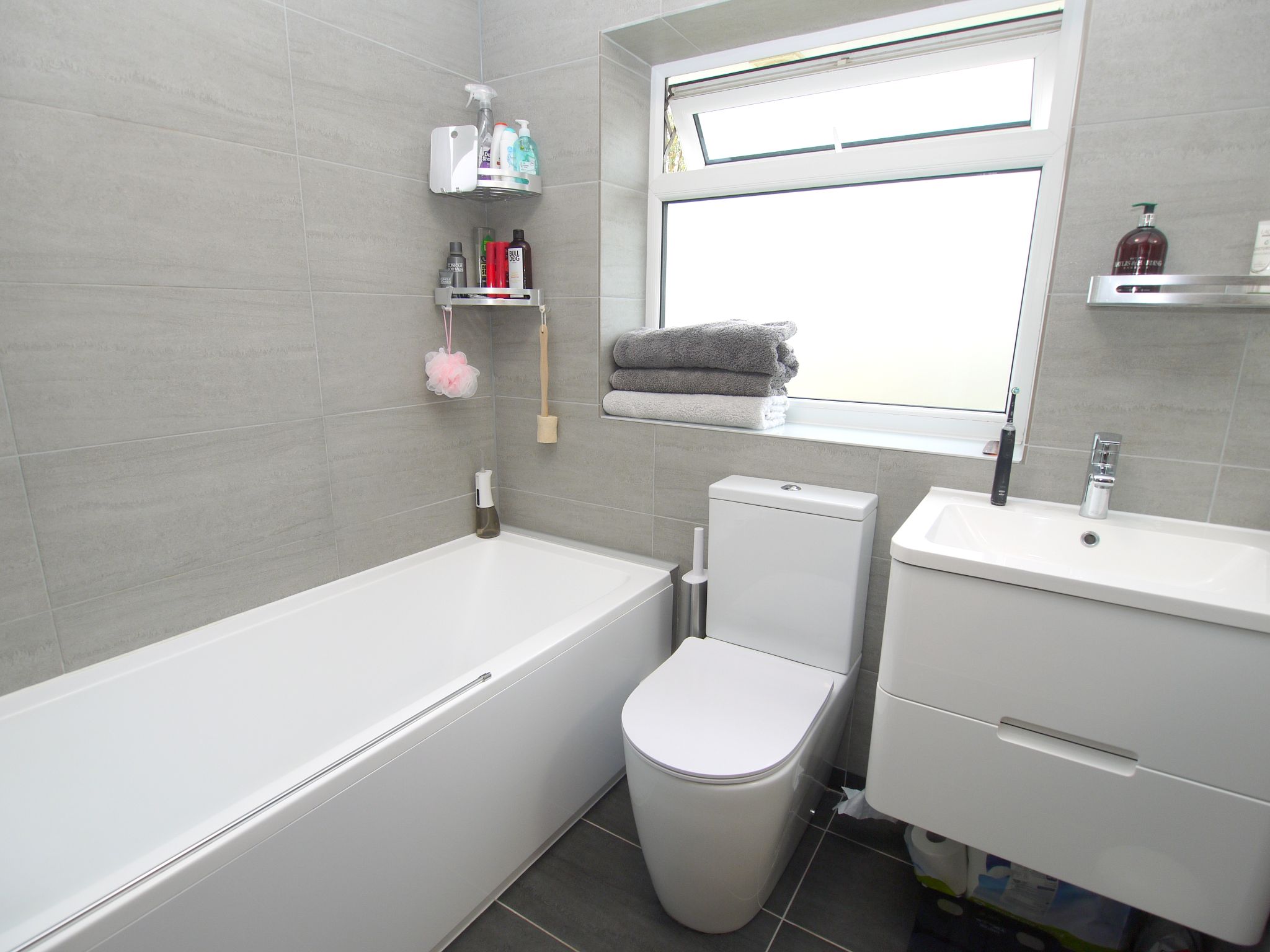 3 bedroom semi-detached house SSTC in Sevenoaks - Photograph 10