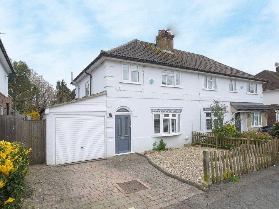 3 bedroom semi-detached house SSTC in Sevenoaks - Photograph 1
